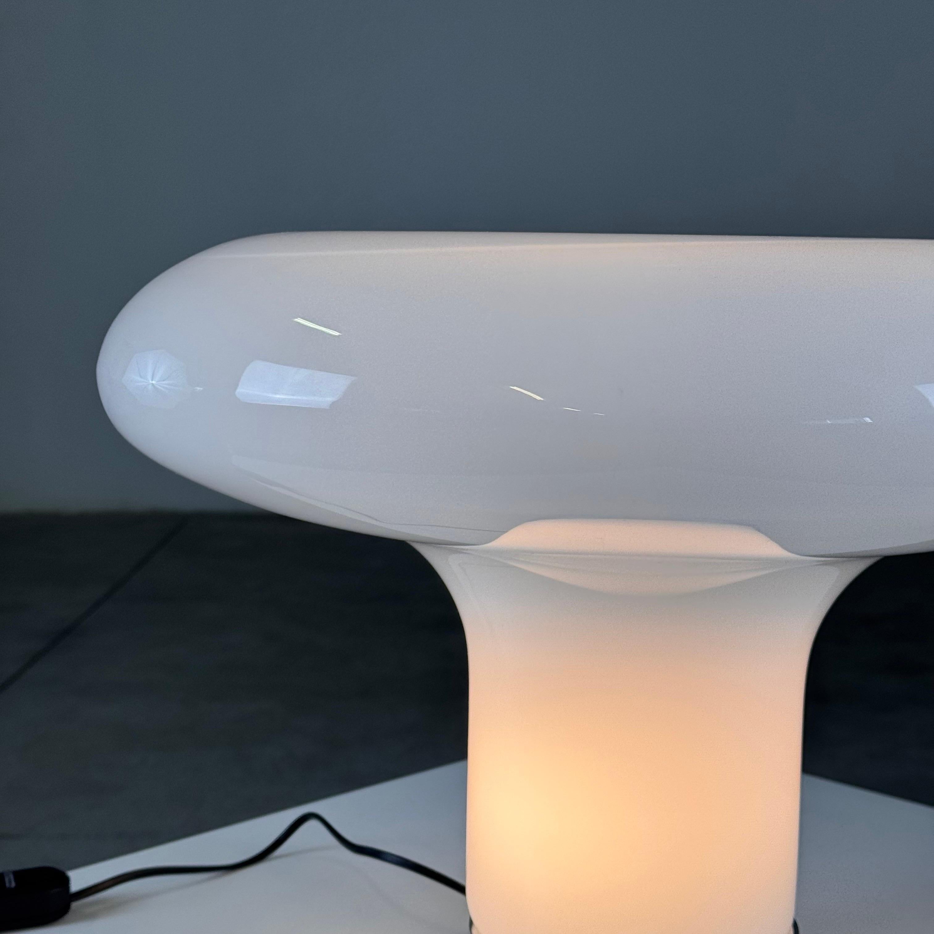Lampe de table Lesbo d'Angelo Mangiarotti pour Artemide, 1967 Design en vente 2