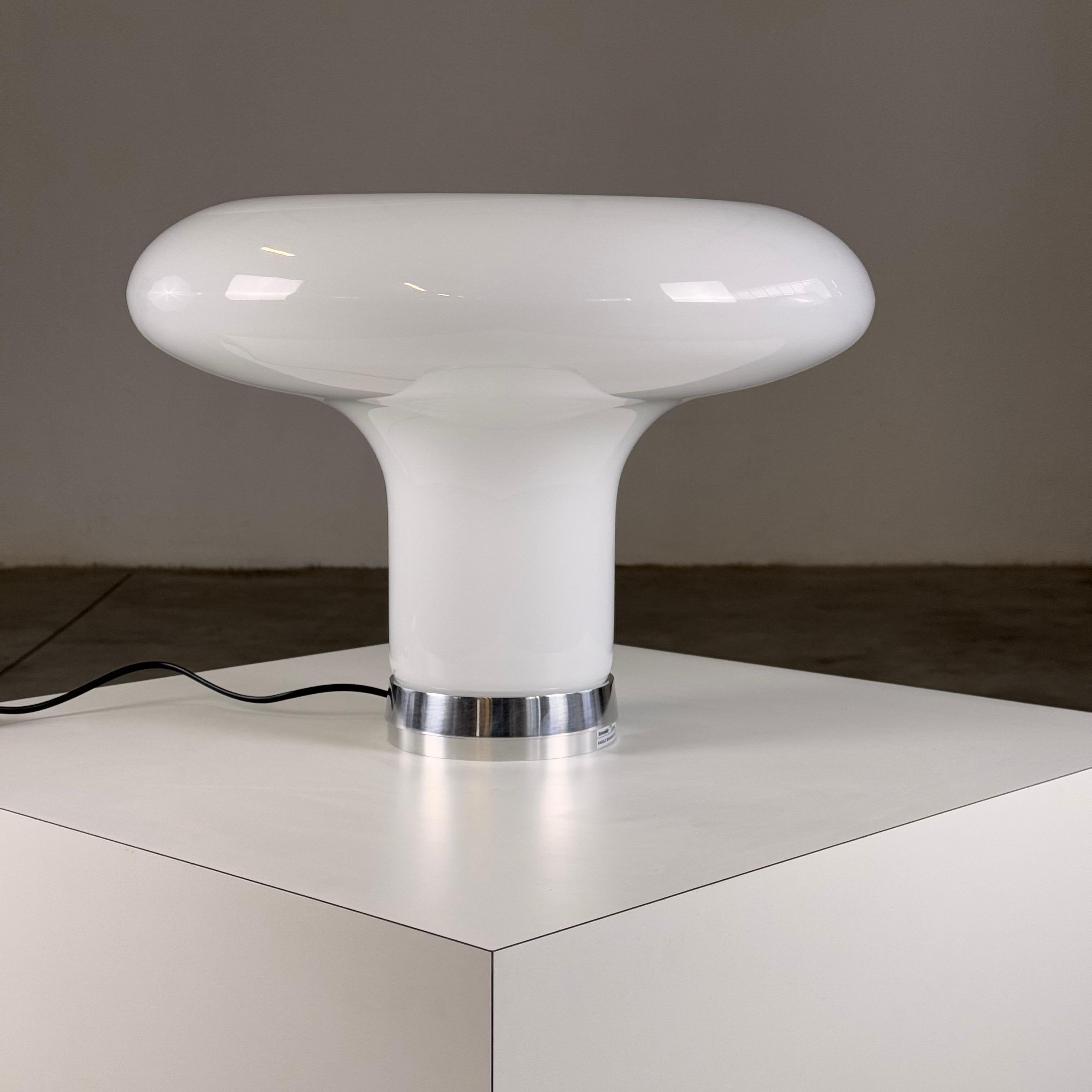 Lampe de table Lesbo d'Angelo Mangiarotti pour Artemide, 1967 Design en vente 7