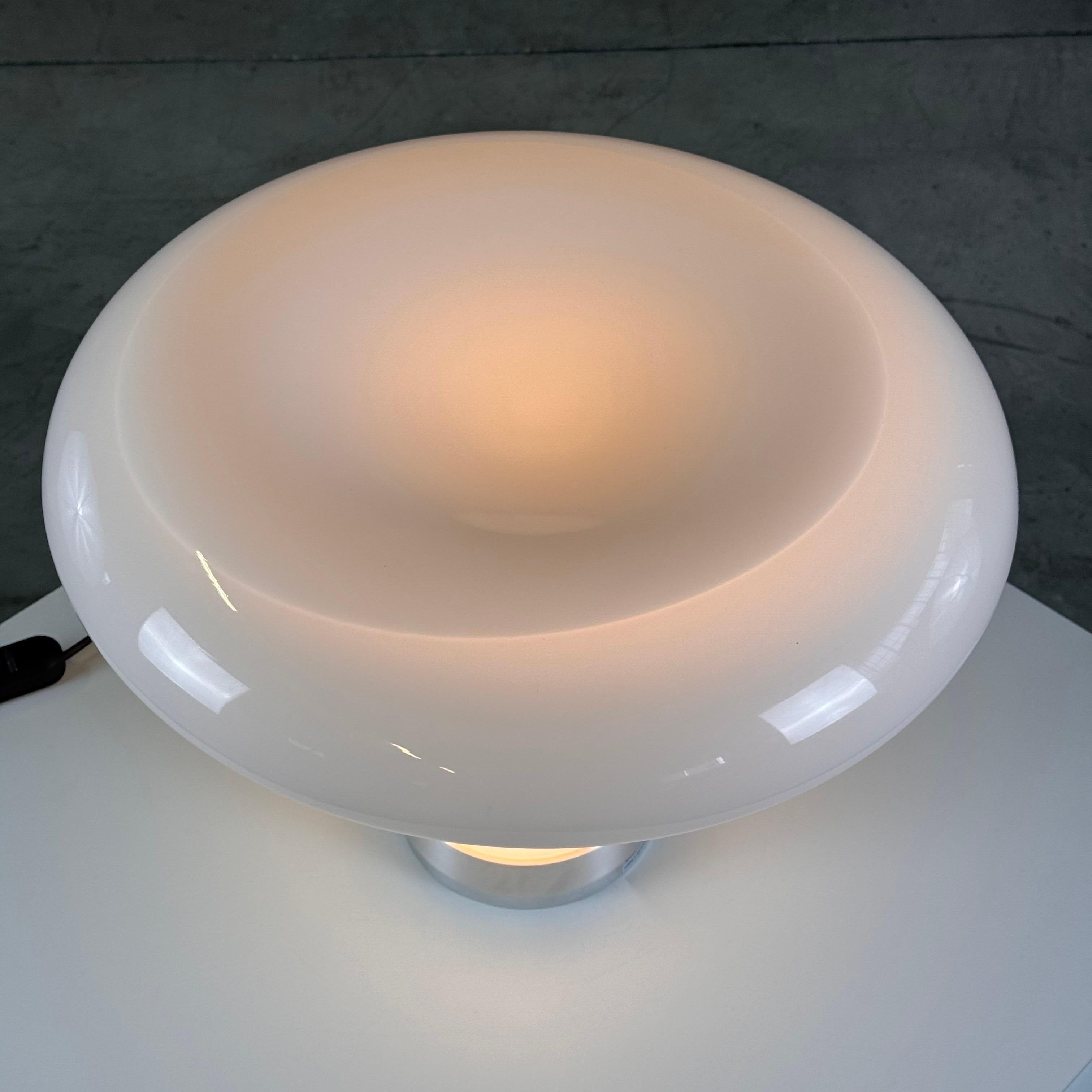 Lampe de table Lesbo d'Angelo Mangiarotti pour Artemide, 1967 Design en vente 9