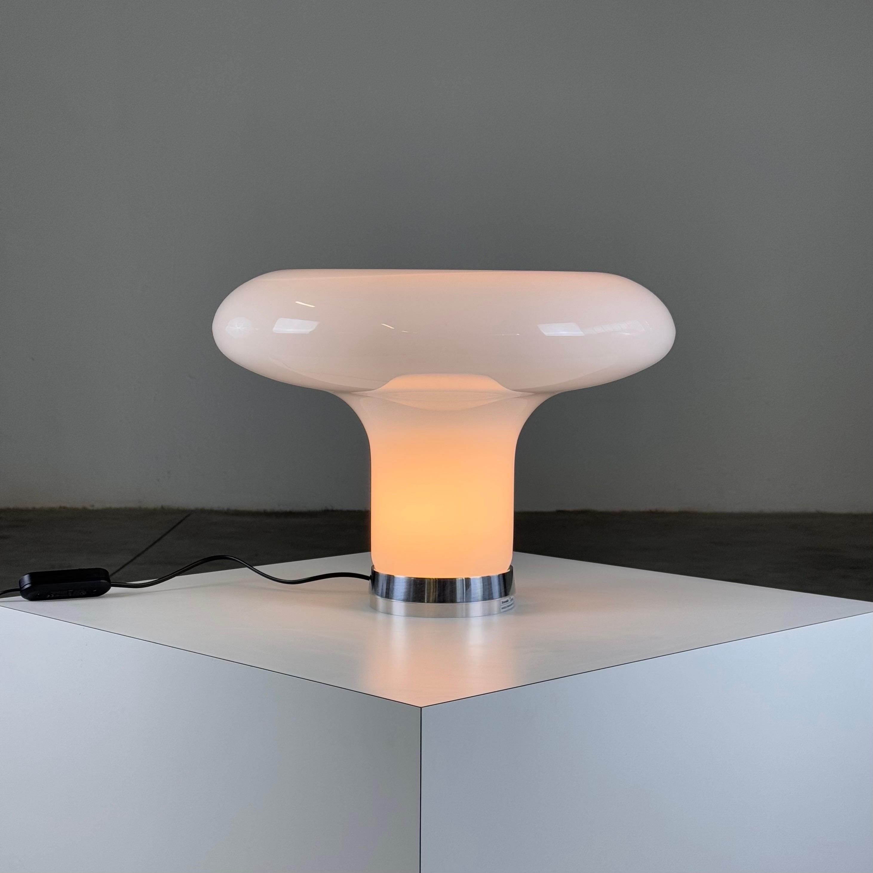 Mid-Century Modern Lampe de table Lesbo d'Angelo Mangiarotti pour Artemide, 1967 Design en vente