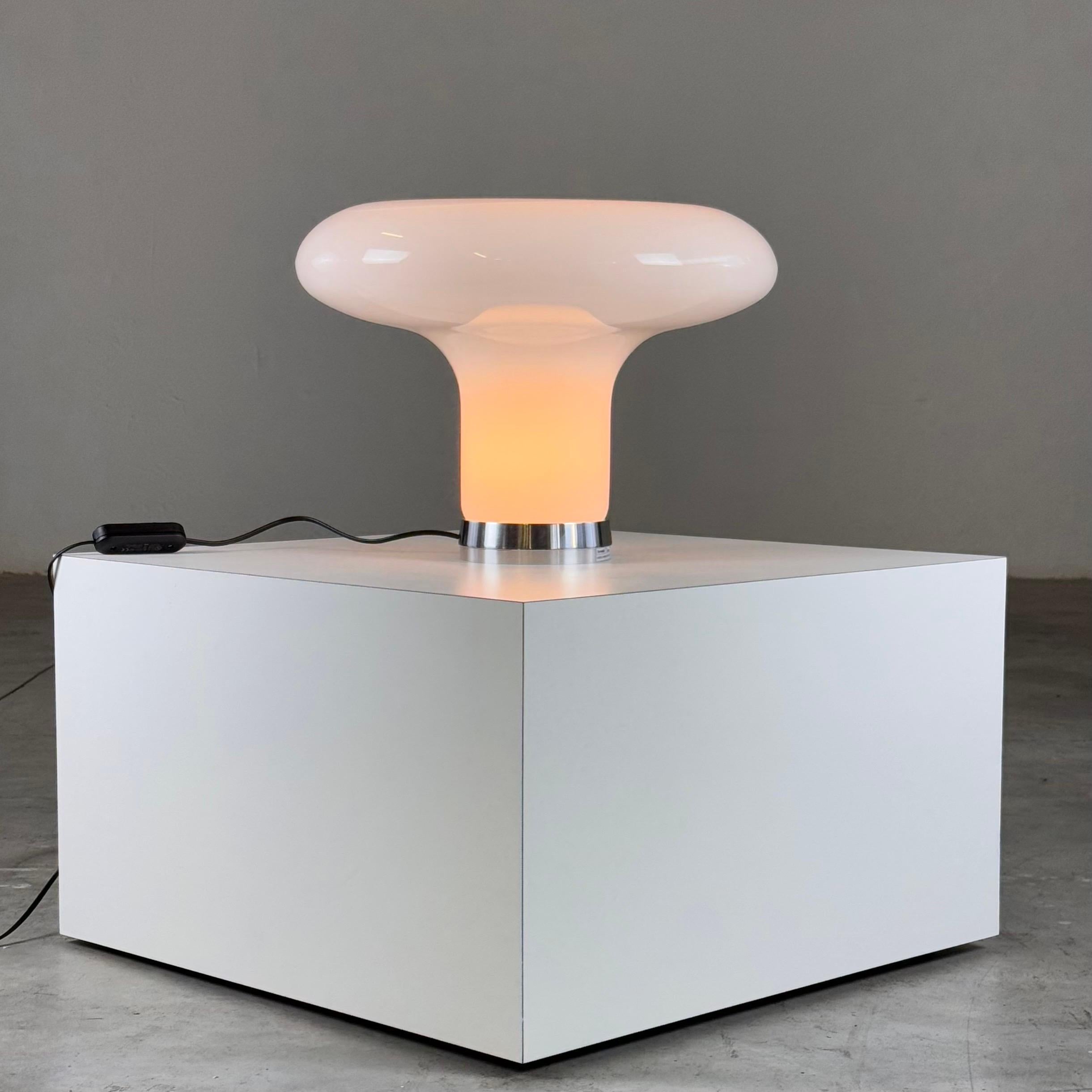 italien Lampe de table Lesbo d'Angelo Mangiarotti pour Artemide, 1967 Design en vente