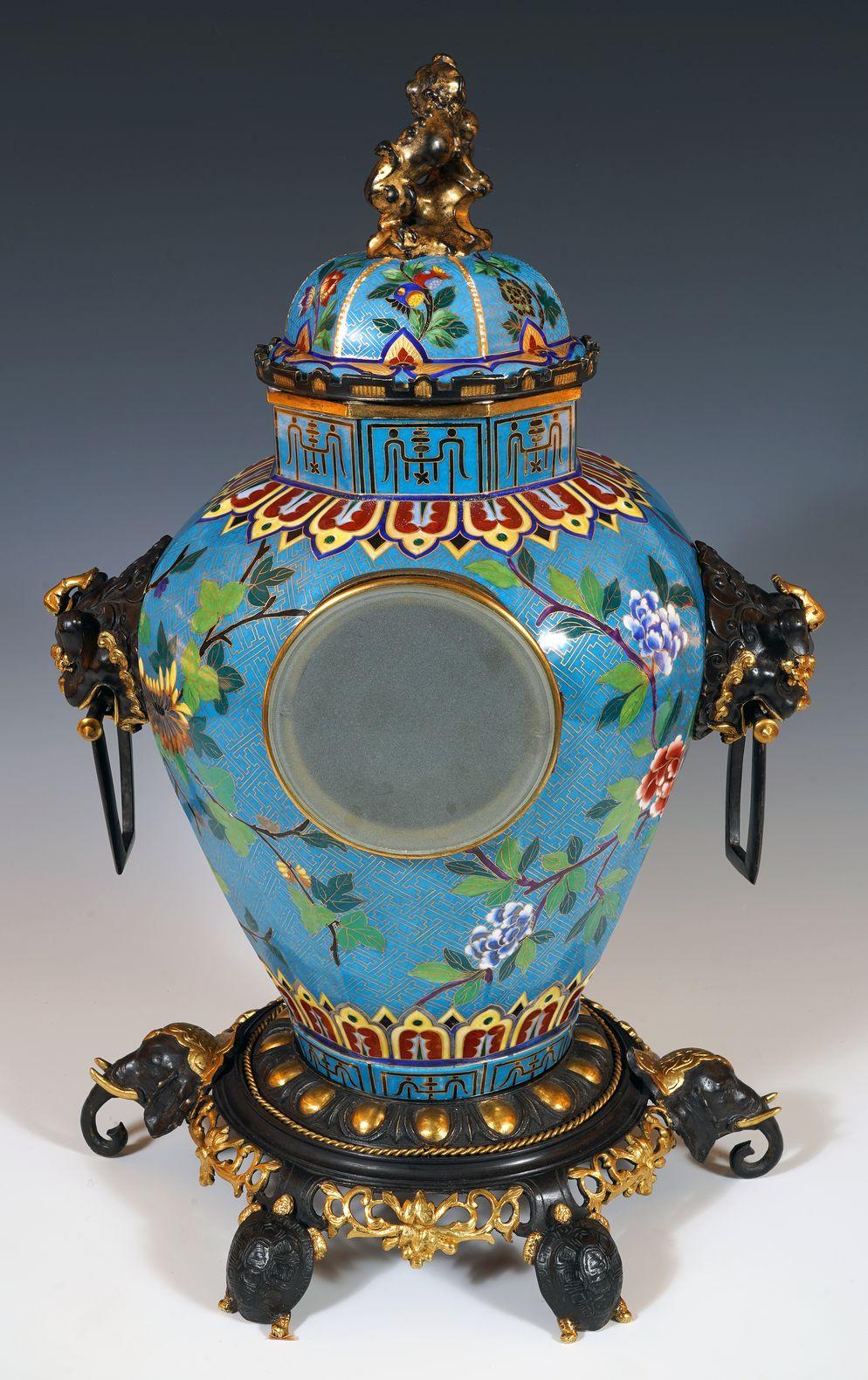 Bronze L'Escalier de Cristal, Oriental Clock, France, circa 1890 For Sale