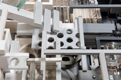 High Density di Lesley Hilling - Scultura contemporanea in legno di recupero