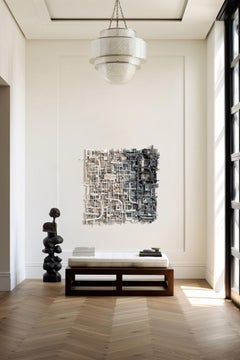 Ubik di Lesley Hilling - Scultura contemporanea in legno di recupero