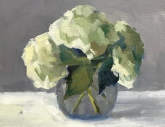 Trio di ortensie in una ciotola di vetro di Lesley Powell, olio floreale con cornice