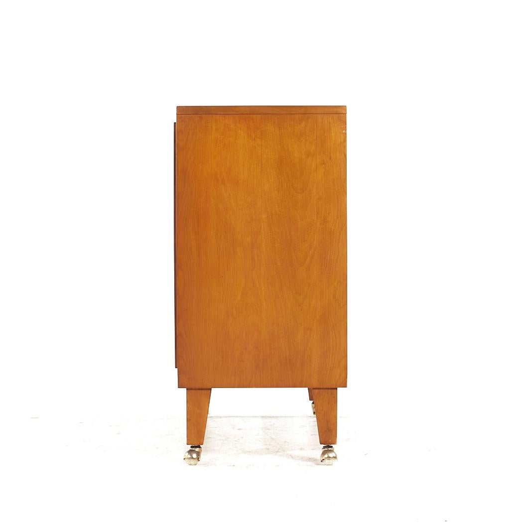 Leslie Diamond Conant Ball Mid Century Birch Record Cabinet In Good Condition For Sale In Countryside, IL