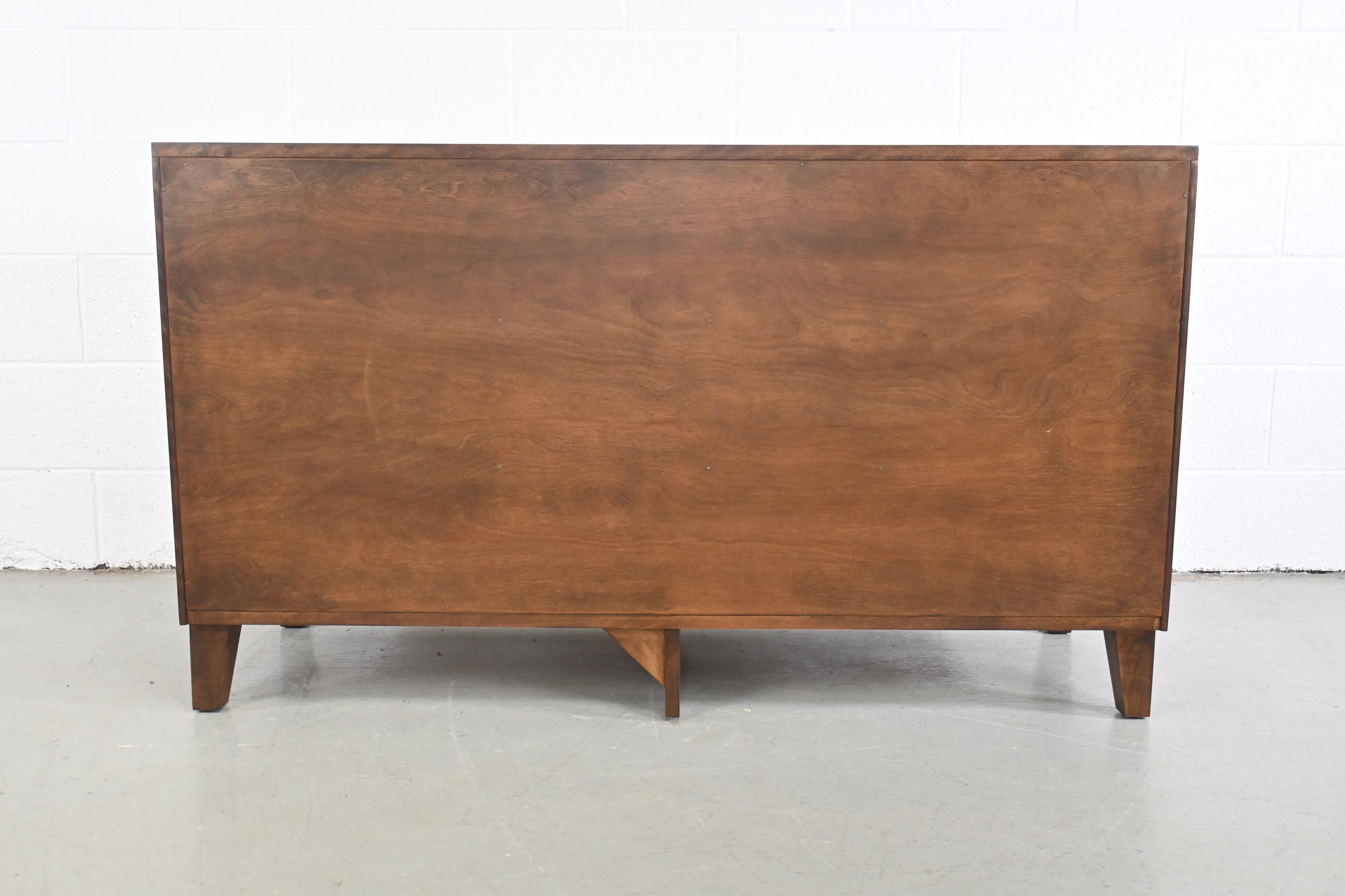 Leslie Diamond for Conant Ball Furniture Mid Century Modern Dresser For Sale 3