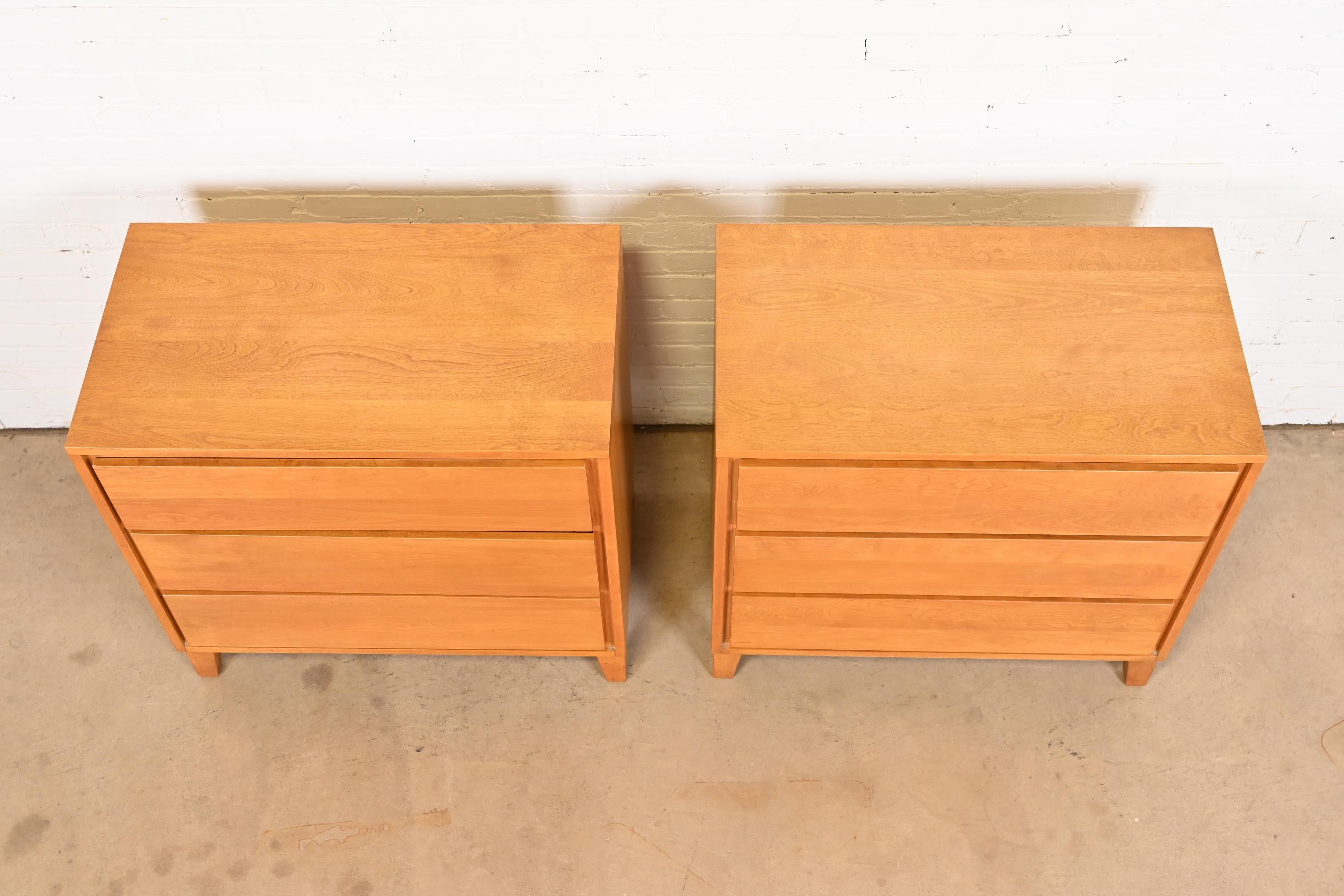 Leslie Diamond for Conant Ball Mid-Century Modern Solid Birch Bedside Chests 8