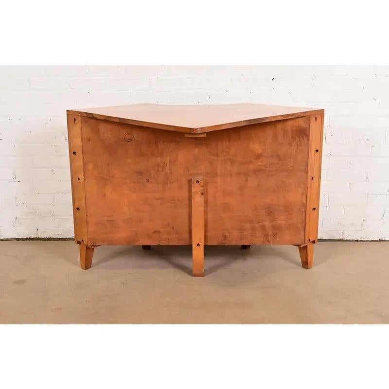 Leslie Diamond for Conant Ball Solid Birch Two-Piece Corner Bookcase, 1950s For Sale 5