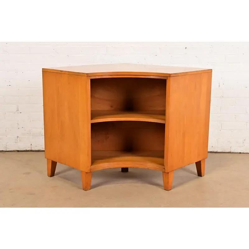 Leslie Diamond for Conant Ball Solid Birch Two-Piece Corner Bookcase, 1950s For Sale 3