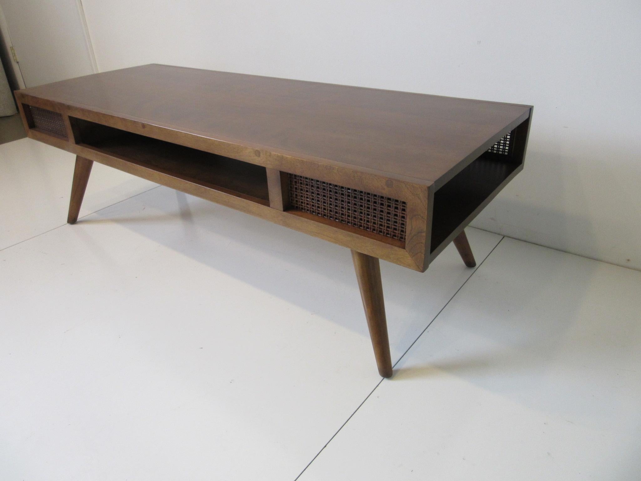 Leslie Diamond Modernmates Coffee Table for Conant Ball In Good Condition In Cincinnati, OH
