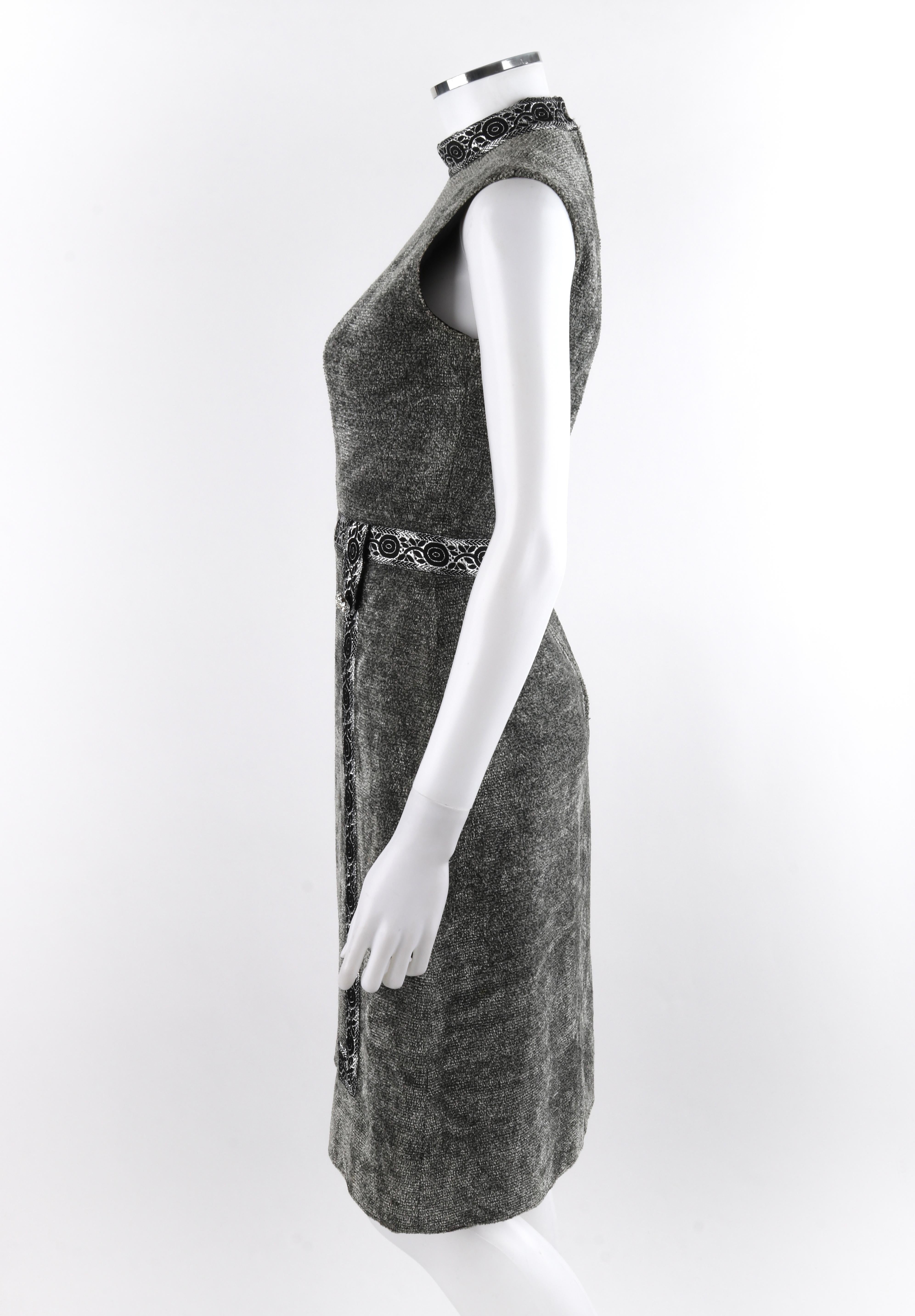LESLIE FAY Original c.1960’s Gray Silver Mock Neck Sleeveless Mod A-line Dress In Good Condition For Sale In Thiensville, WI