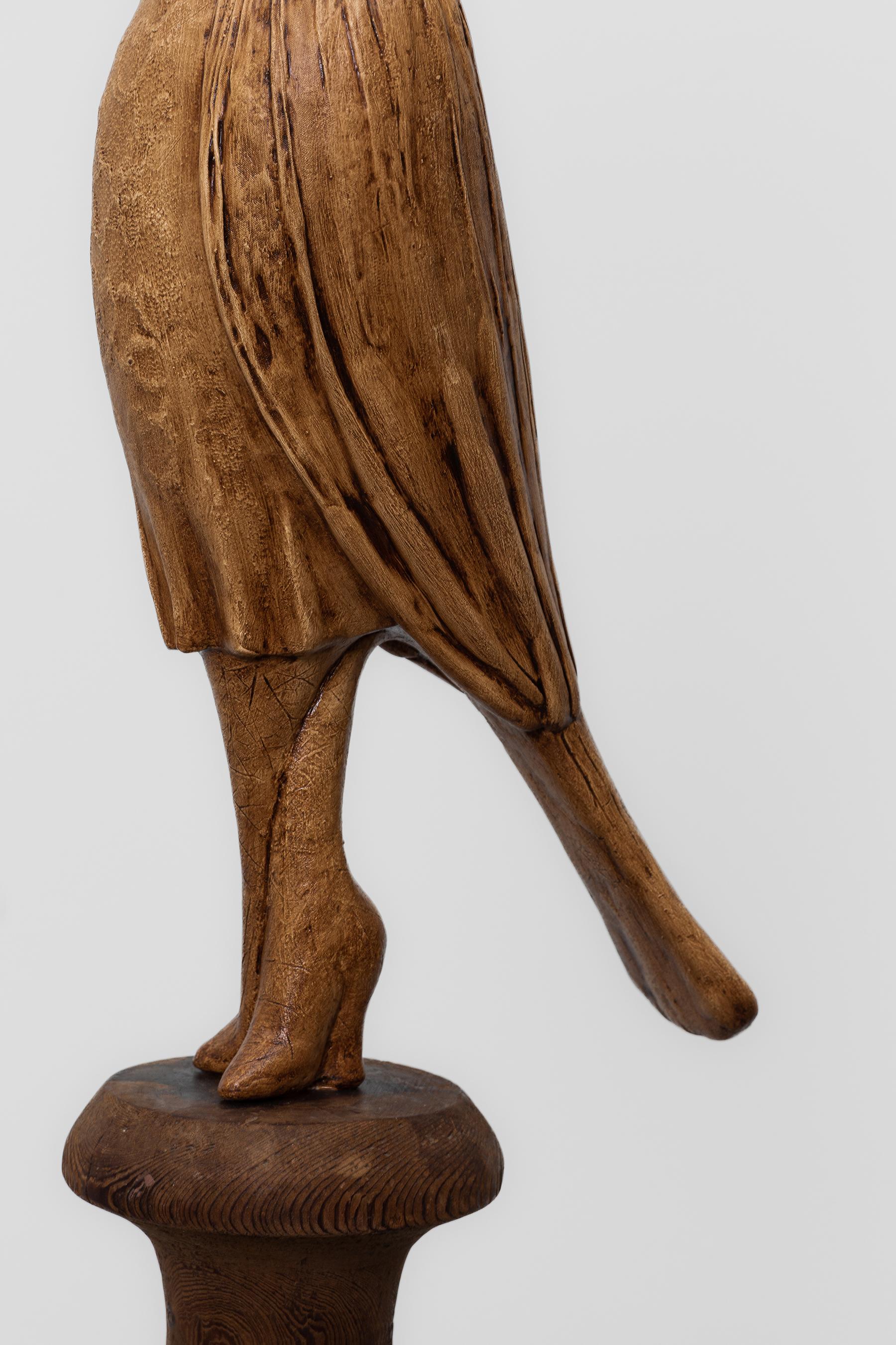 Leslie Fry_Preternatural_2023_résine coulée, objets trouvés en bois_Feminist Figurative en vente 3
