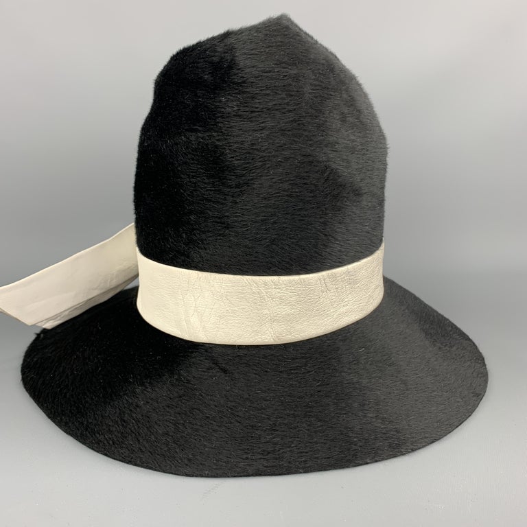 LESLIE JAMES Black Hair Textured Felt White Leather Strap Hat at