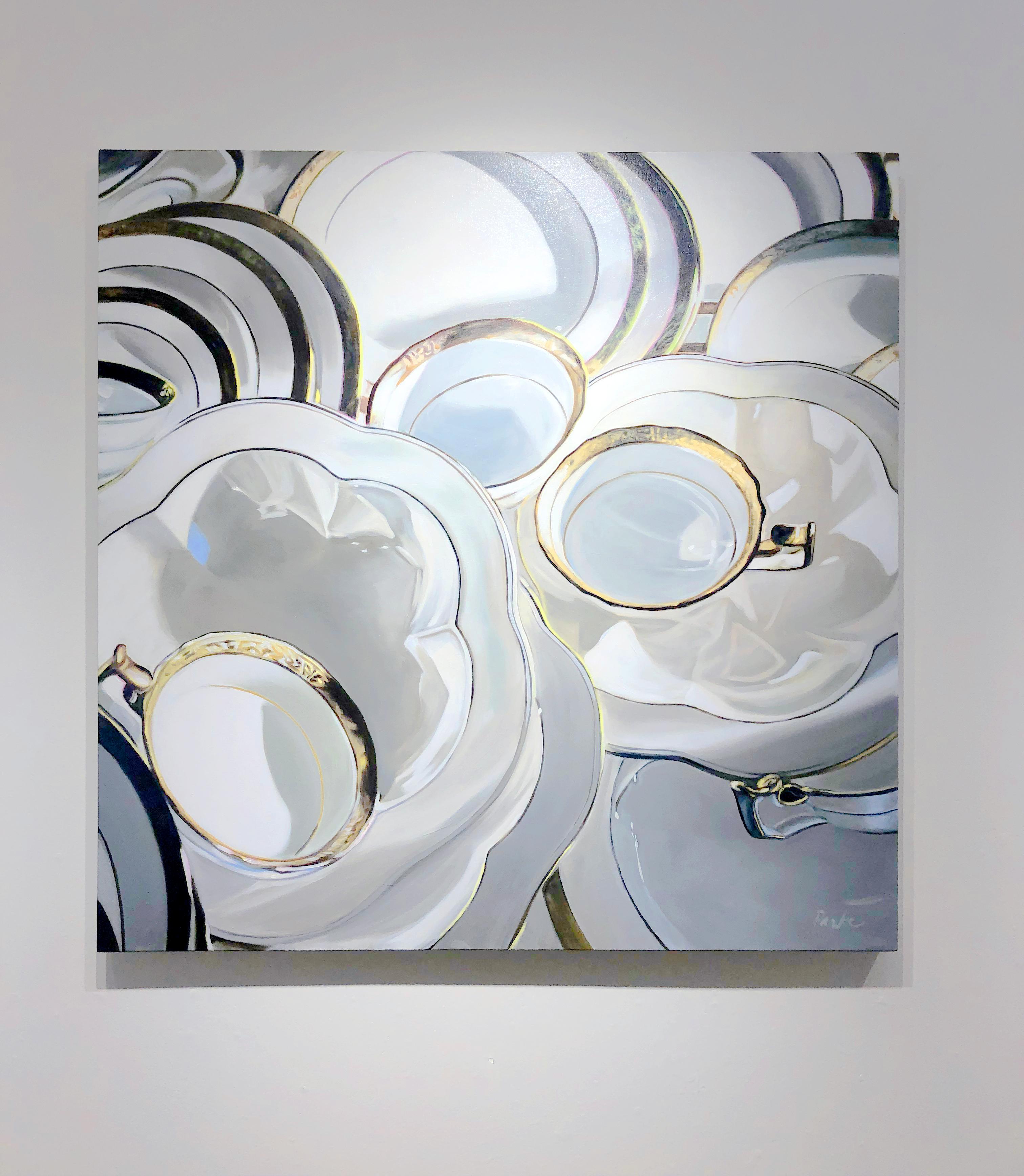 Leslie Parke, „ Piled Porcelain“, 46x46 Chinaware Stillleben, Ölgemälde  1