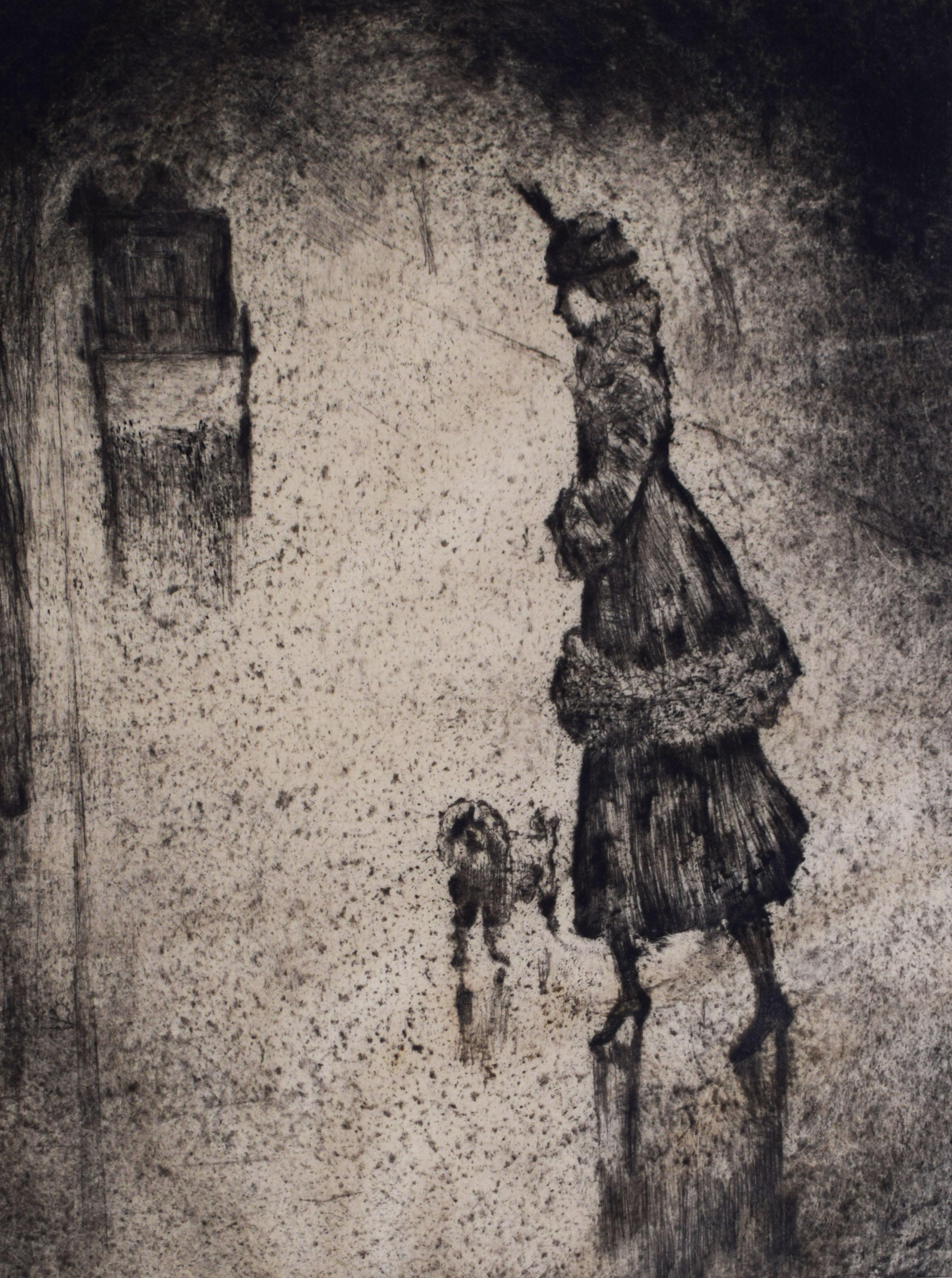 Lesser Ury Figurative Print – Dame mit Pudel auf einer regnerischen Straße (Kutsche links) - Impressionist
