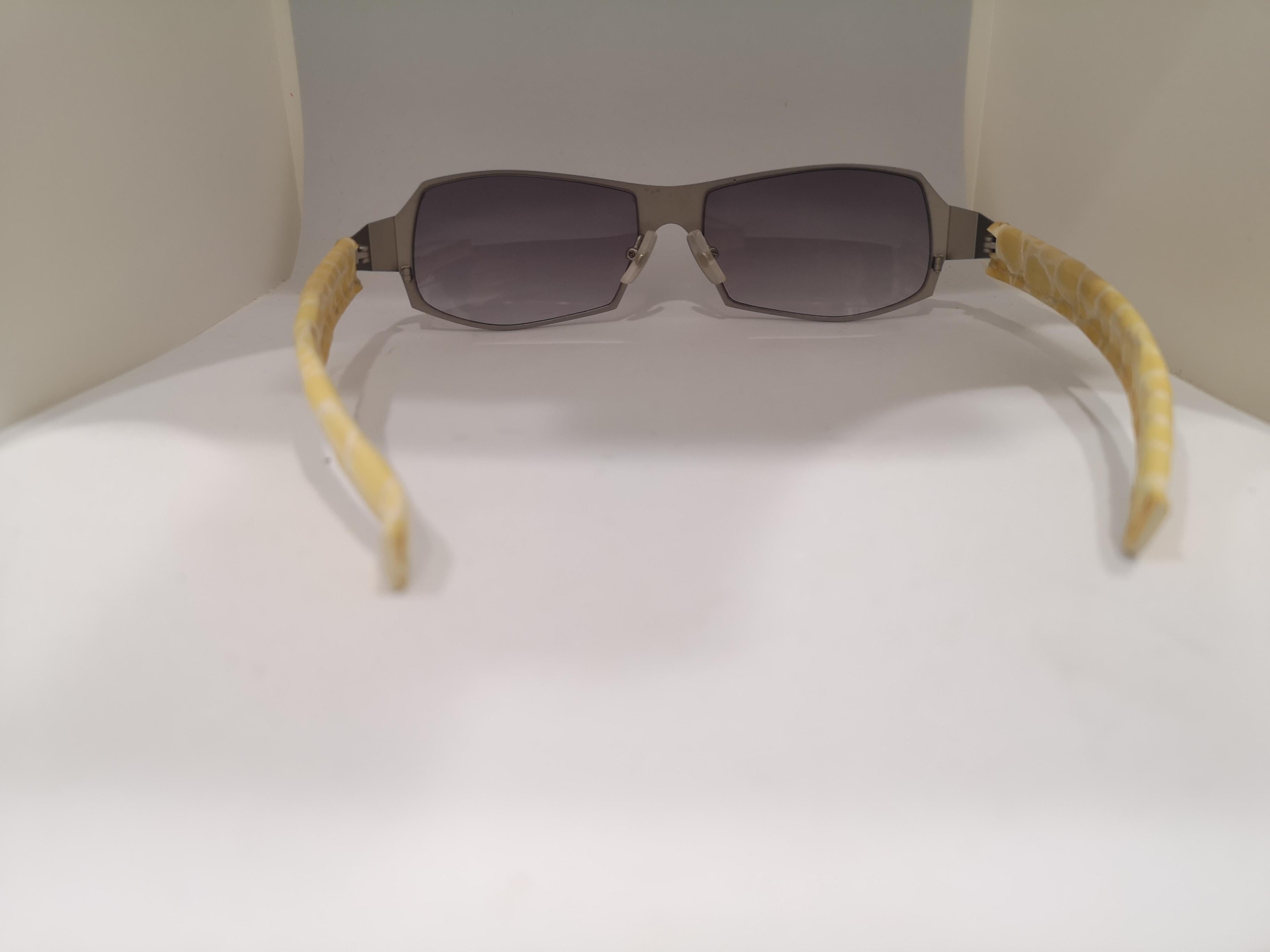 Lessthanhuman purple lens yellow snake skin and silver sunglasses In Good Condition In Capri, IT