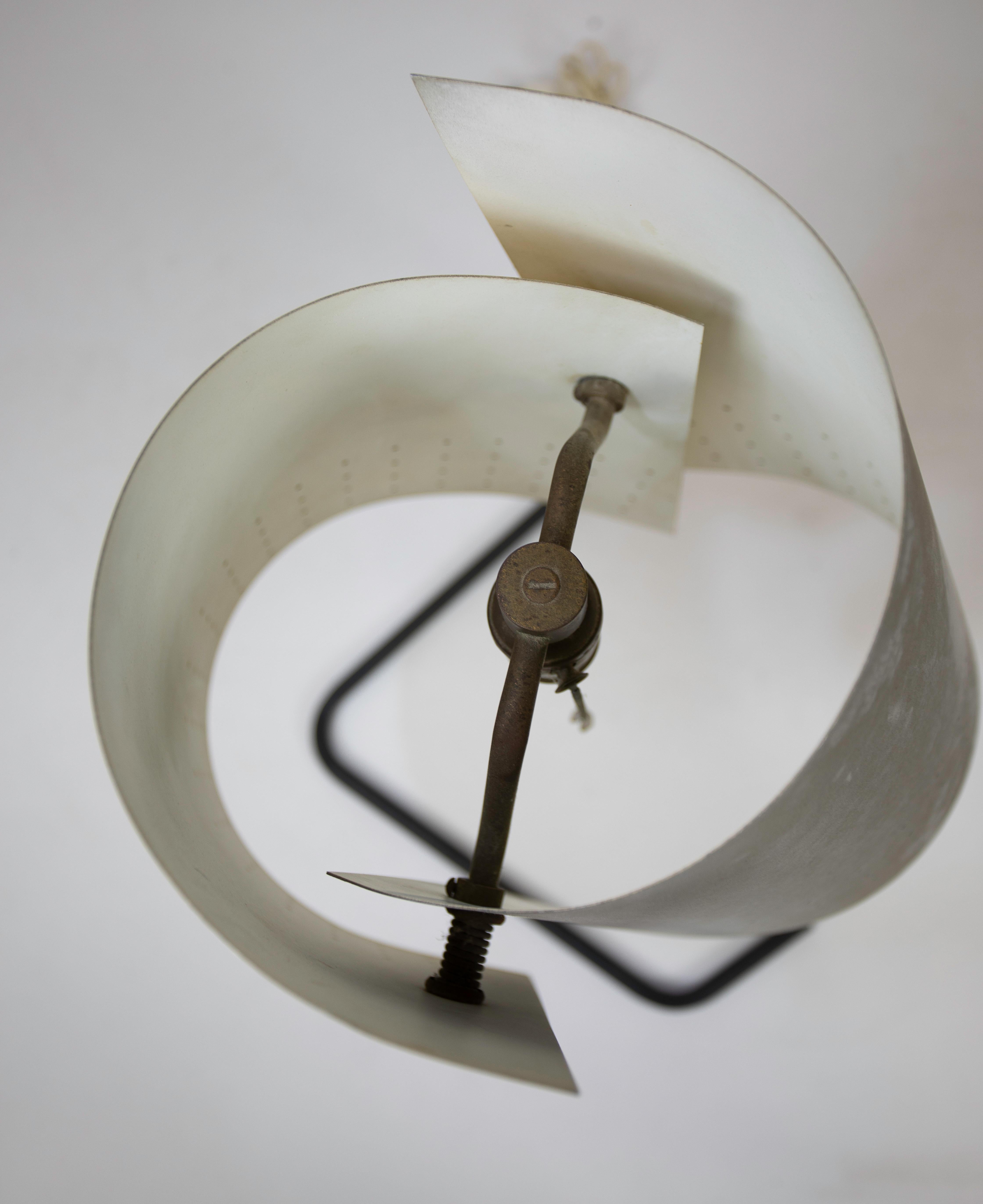 Milieu du XXe siècle Lampe de bureau Lester Geis T-5-G en vente