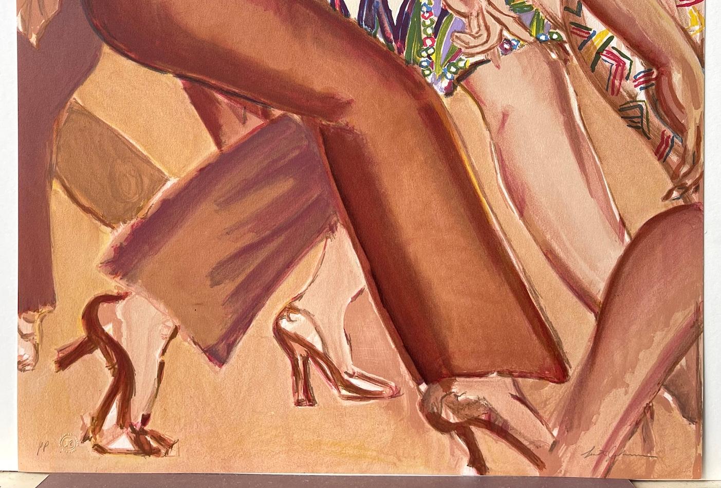 PASSING CROWD Signierte Lithographie, Frauen gehend, Mann mit hartem Hut, Zickzackkleid im Angebot 2