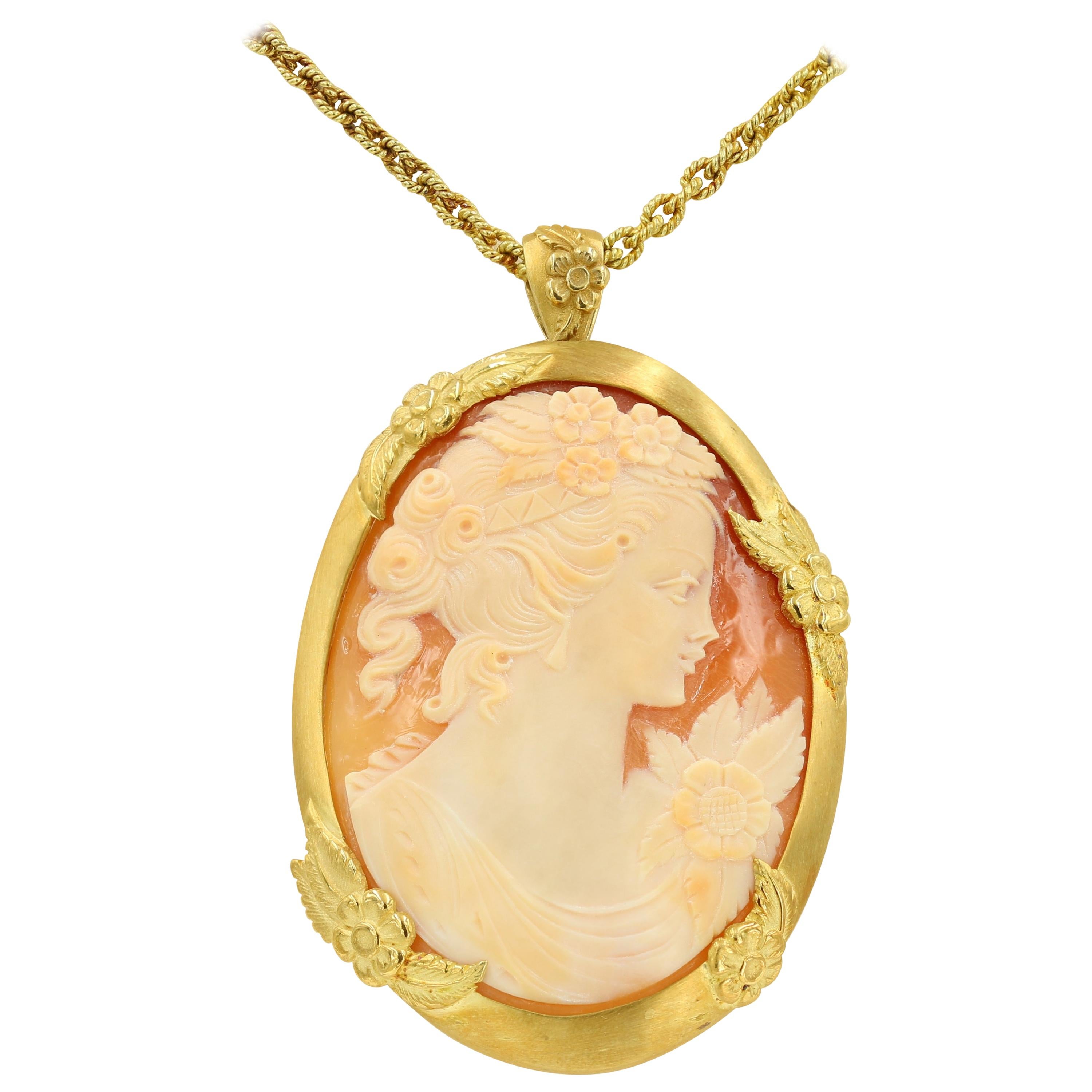 Lester Lampert One of a Kind Cameo Pin/Pendant in 18 Karat Yellow Gold For Sale