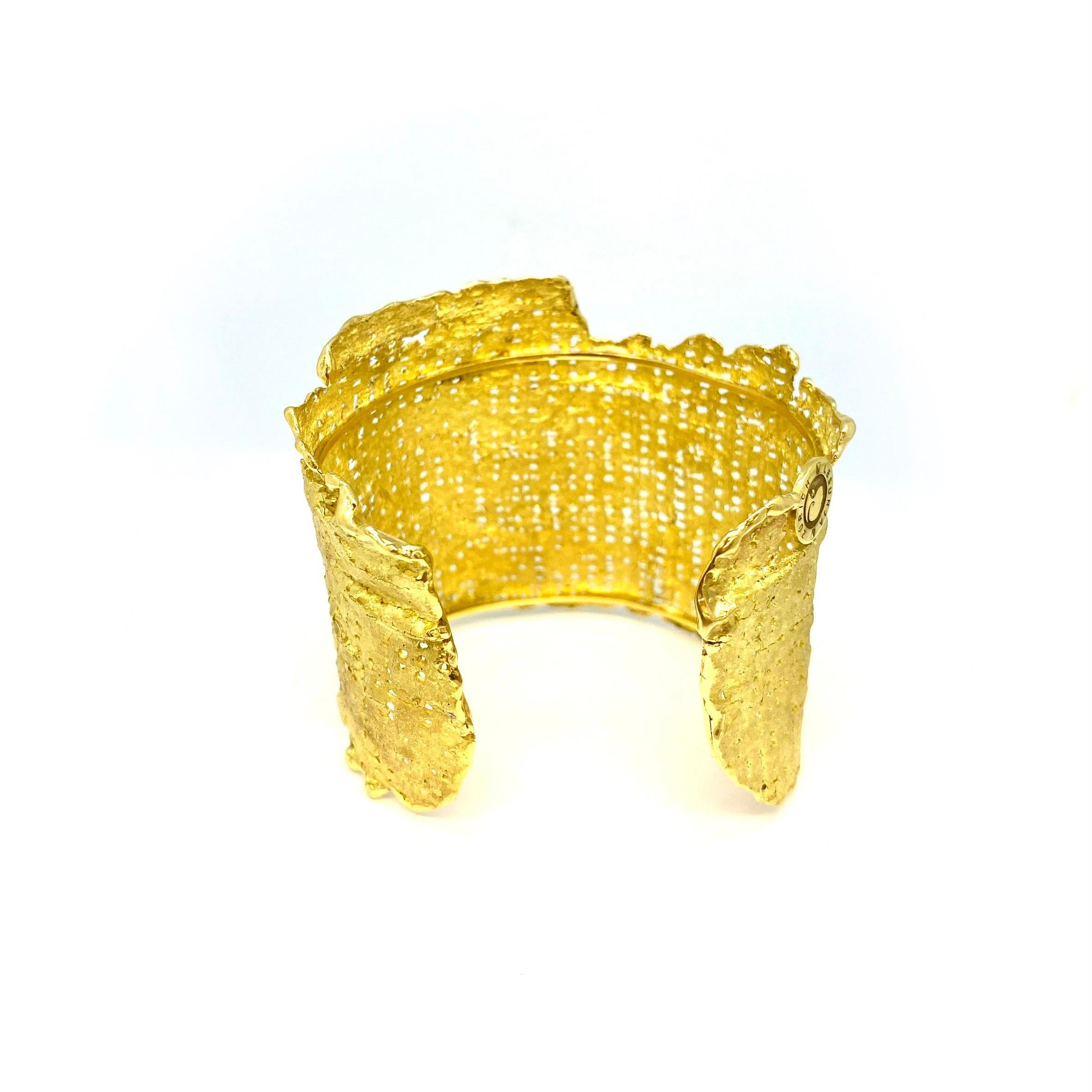 Lesunja Contemporary Mojo Yellow Gold Armcuff In New Condition For Sale In Zürich, CH