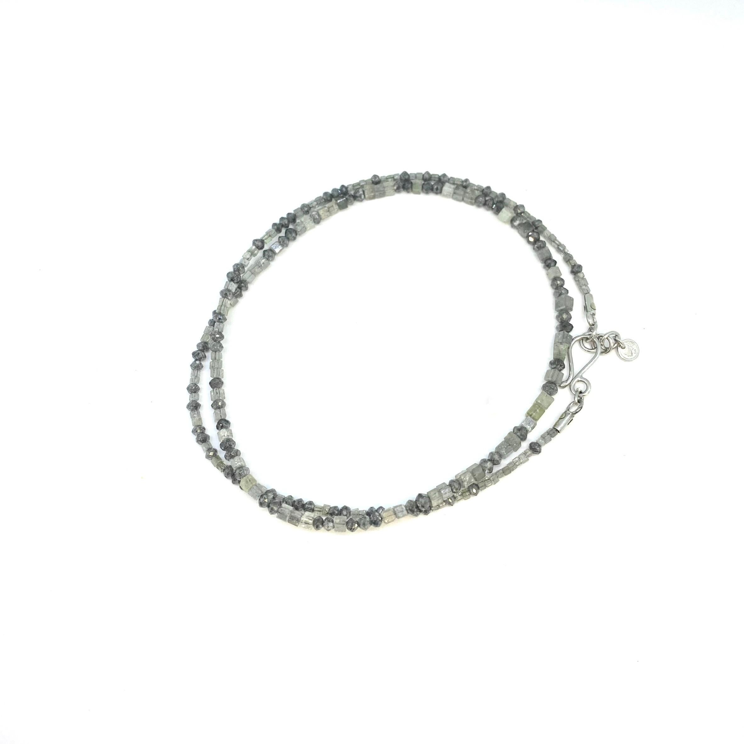 Lesunja Necklace White Gold Grey Diamonds Necklace In New Condition For Sale In Zürich, CH