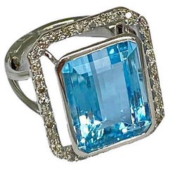 Lesunja Petite Fleure Magnifique Cocktail Ring White Gold Aquamarine Diamonds Lesunja Petite Fleure Magnifique Cocktail Ring White Gold Aquamarine Diamonds