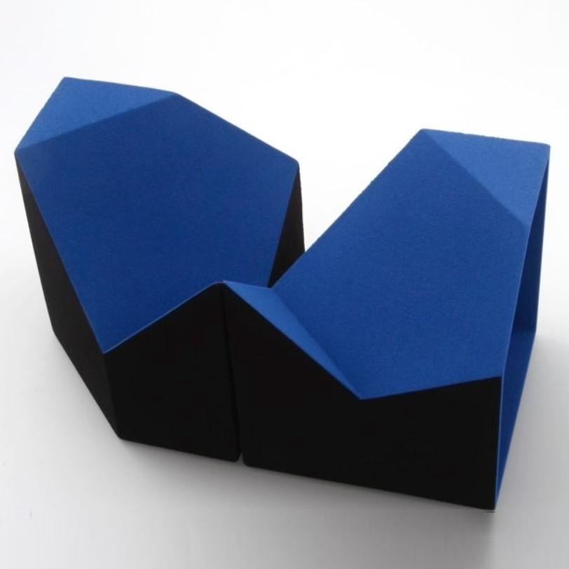 SC1501 blue - contemporary modern abstract geometric ceramic object sculpture - Sculpture by Let de Kok