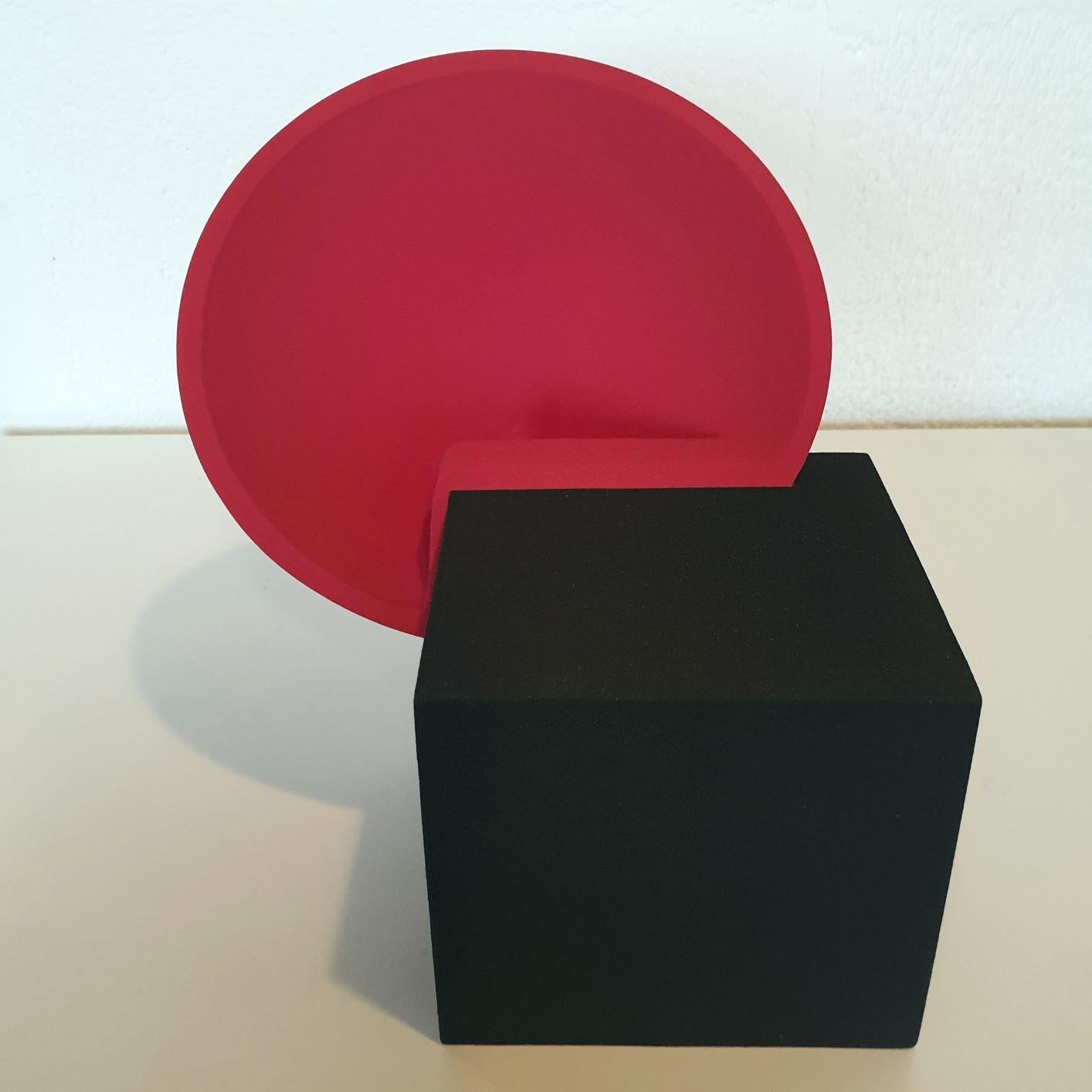 SC1601 red - contemporary modern abstract geometric ceramic object sculpture - Gray Abstract Sculpture by Let de Kok