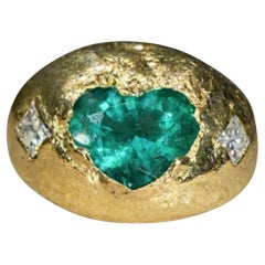 Leto Lama 1.35 Quilates Esmeralda Colombiana Corazón Anillo Chubby Hecho a Mano Oro de 18 Quilates