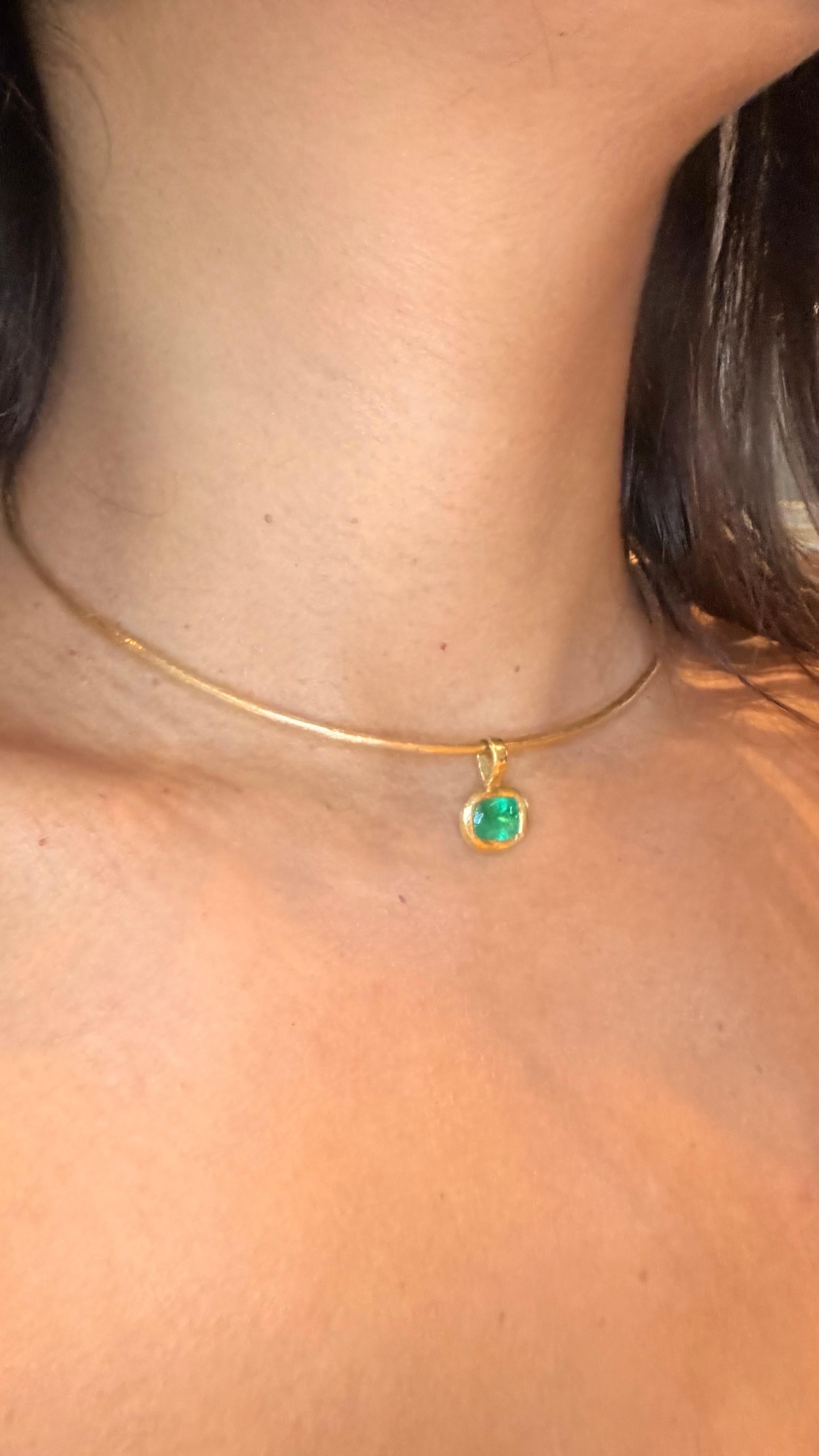 Leto Lama 2.24 Cts Zambia Emerald Cushion Cut Pendentif 18 Ct Gold en vente 5