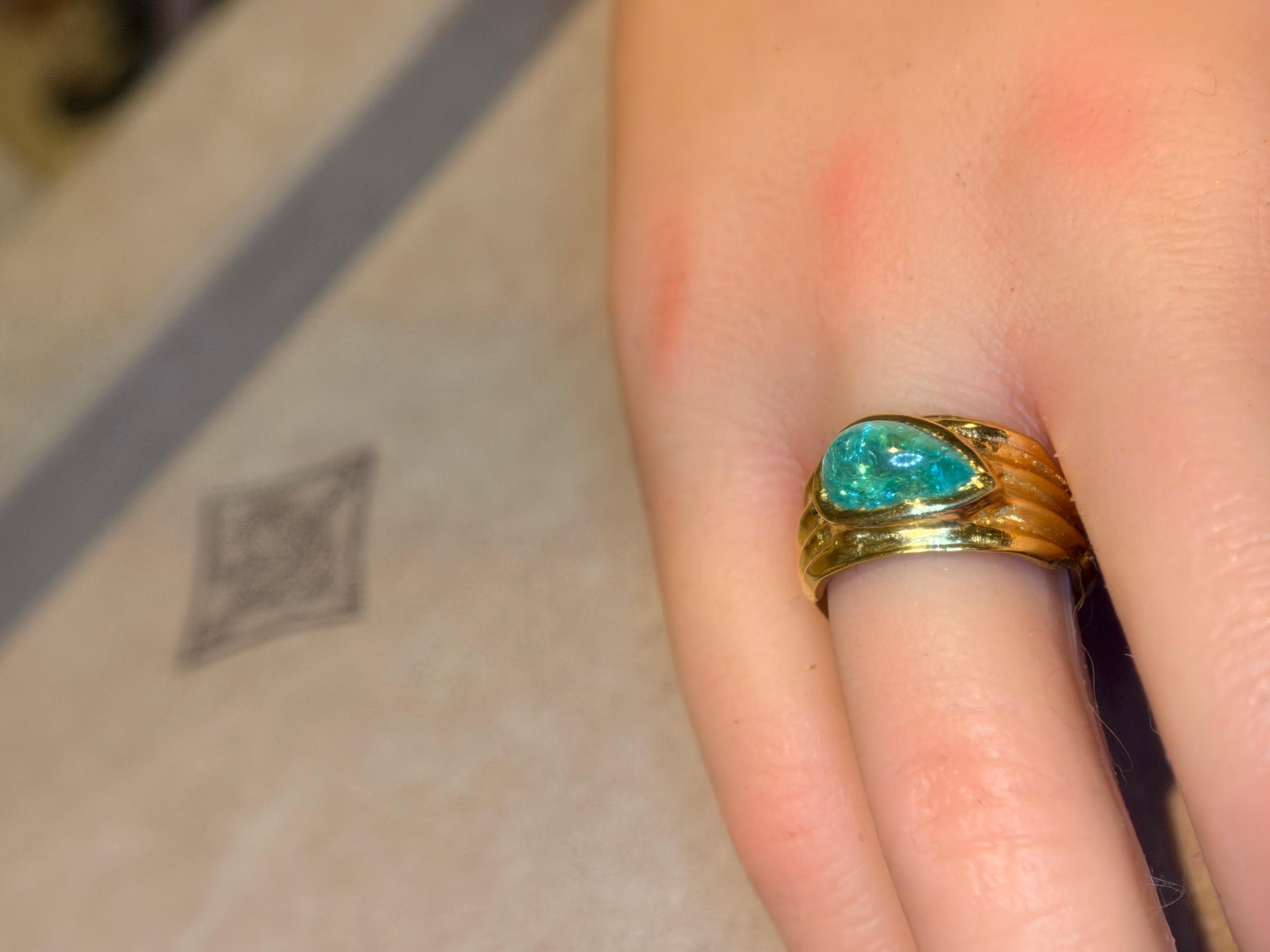 Leto Lama 2.5 Cts Paraiba Cabochon Cigar Ring Band 18 Ct Oro Amarillo en venta 5