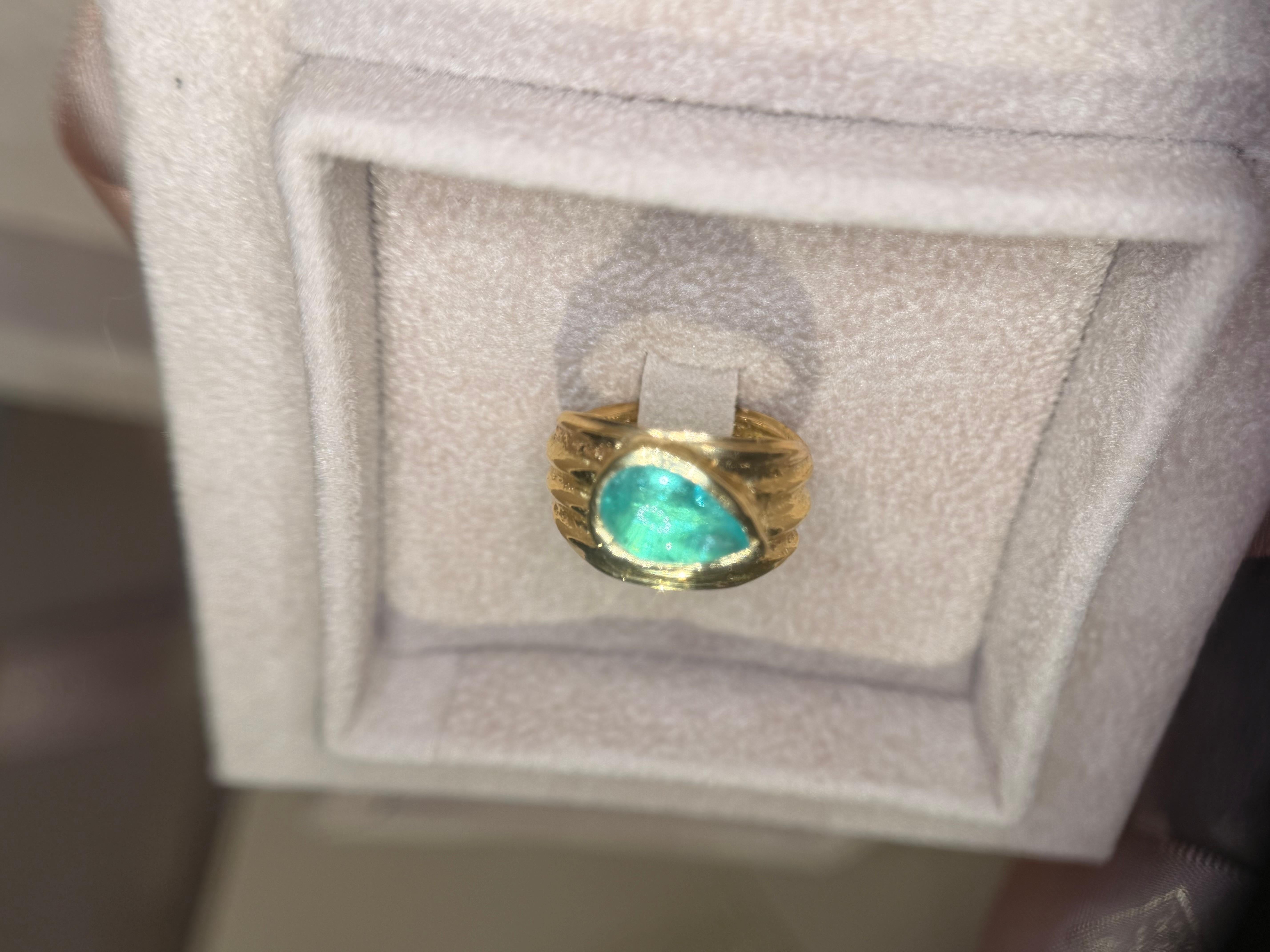 Leto Lama 2.5 Cts Paraiba Cabochon Cigar Ring Band 18 Ct Oro Amarillo Contemporáneo en venta
