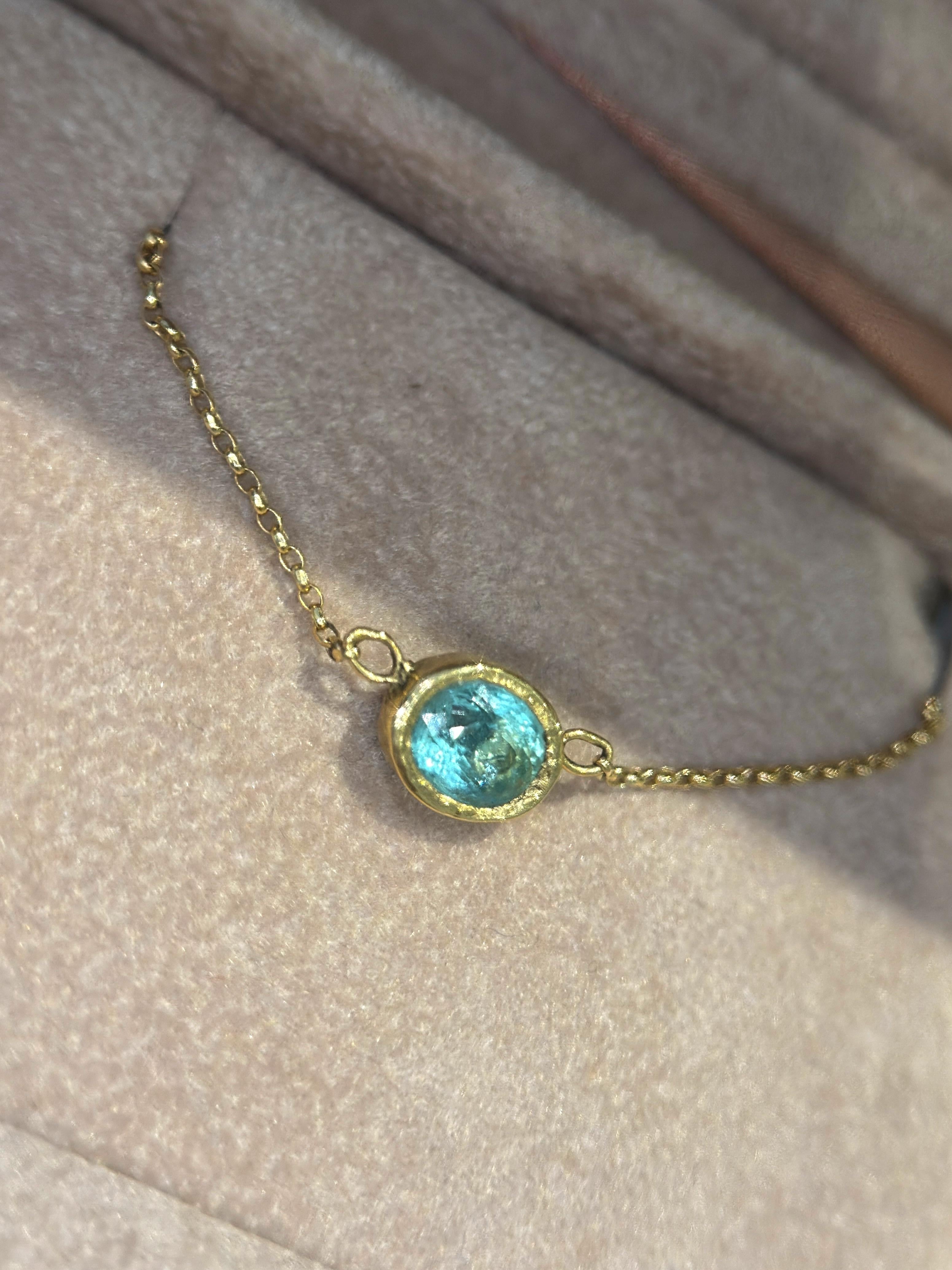 Donna Leto Lama  Beautiful Blue Glowy Paraiba Tourmaline Necklace in vendita