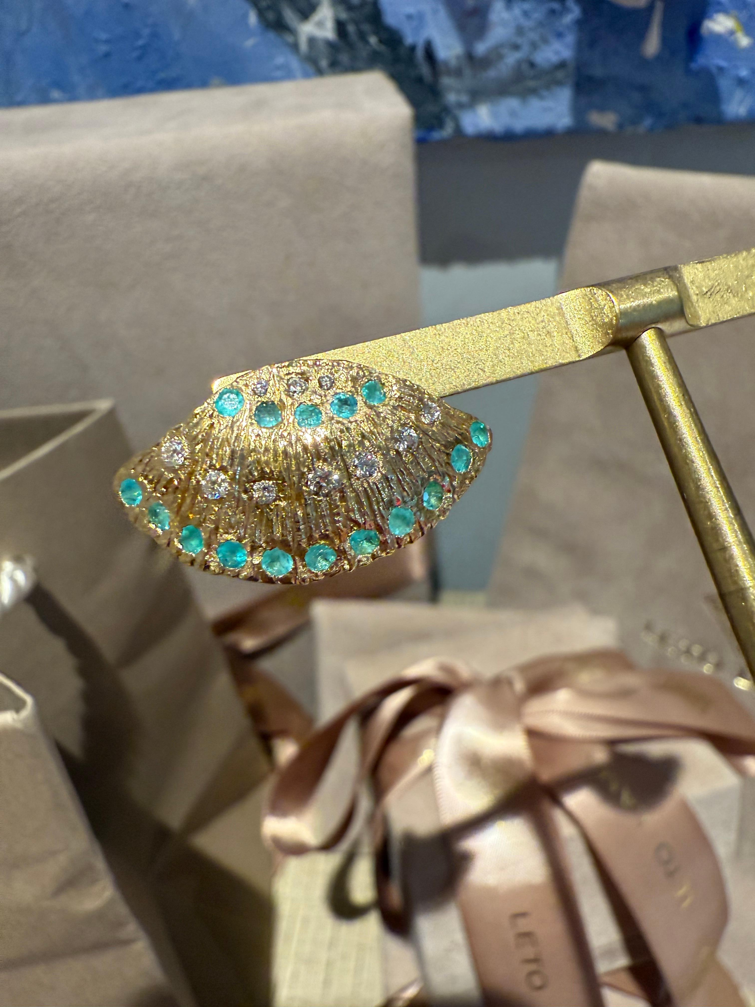 Orecchini a conchiglia con tormalina Paraiba Neon brasiliana e diamanti di Leto Lama in vendita 4