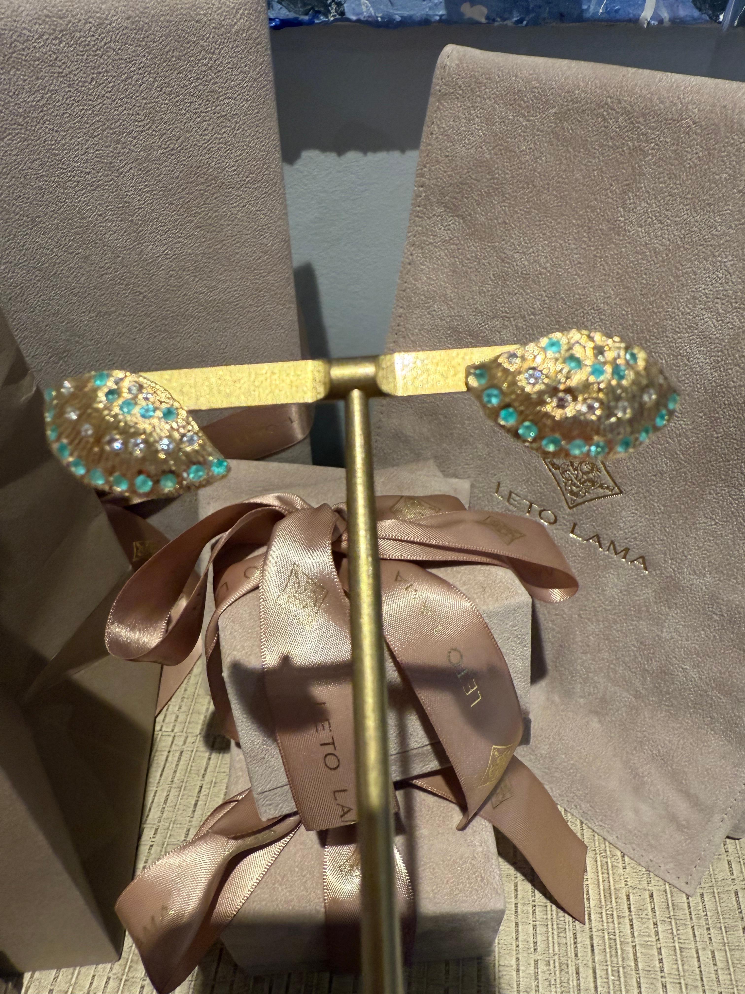 Orecchini a conchiglia con tormalina Paraiba Neon brasiliana e diamanti di Leto Lama in vendita 7