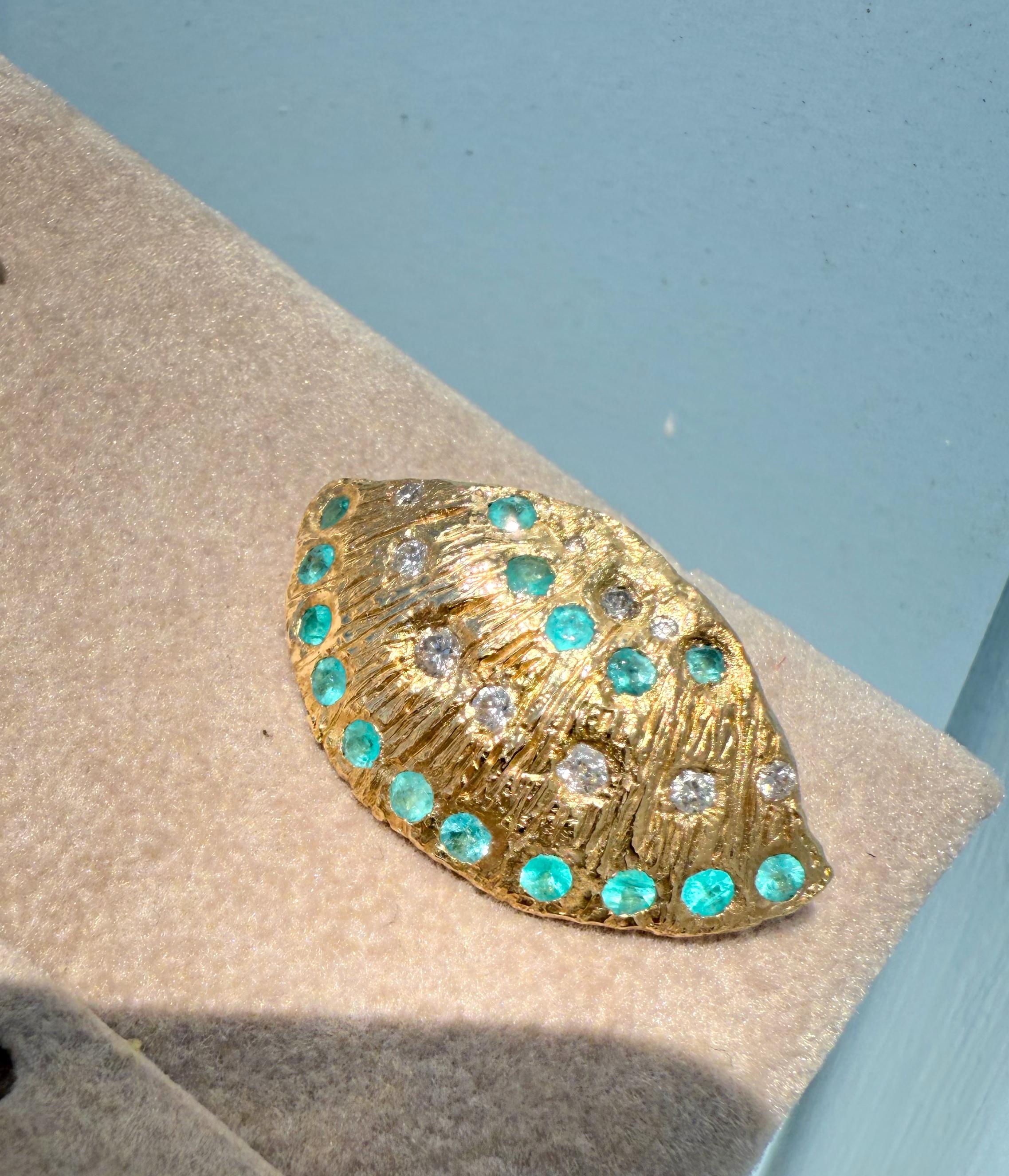 Taglio brillante Orecchini a conchiglia con tormalina Paraiba Neon brasiliana e diamanti di Leto Lama in vendita