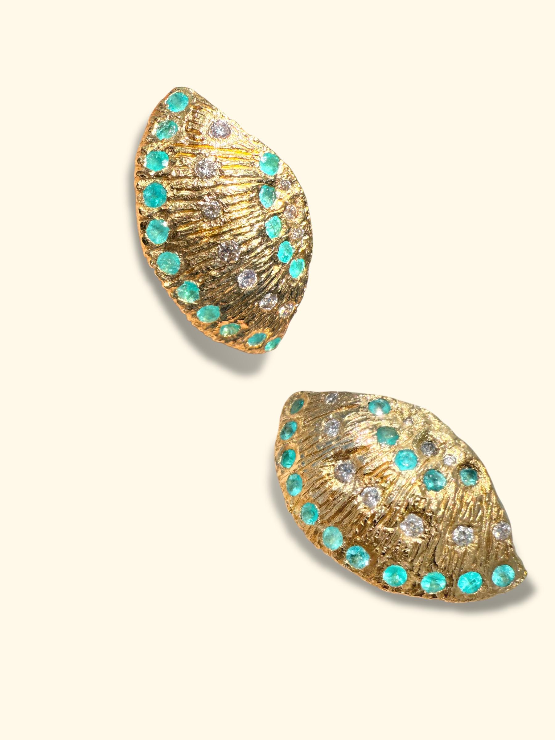Orecchini a conchiglia con tormalina Paraiba Neon brasiliana e diamanti di Leto Lama In condizioni Nuovo in vendita a London, GB
