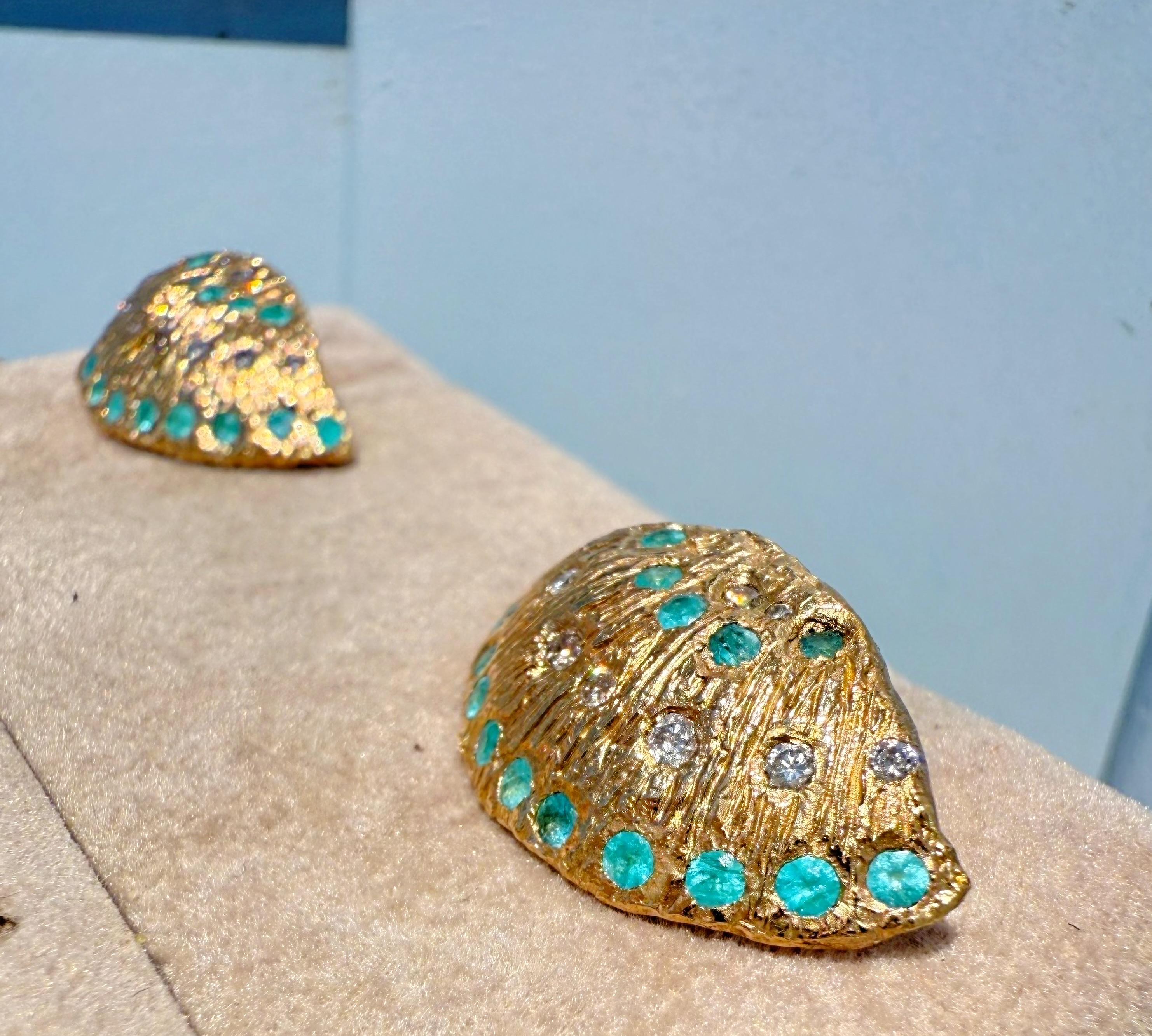 Donna Orecchini a conchiglia con tormalina Paraiba Neon brasiliana e diamanti di Leto Lama in vendita