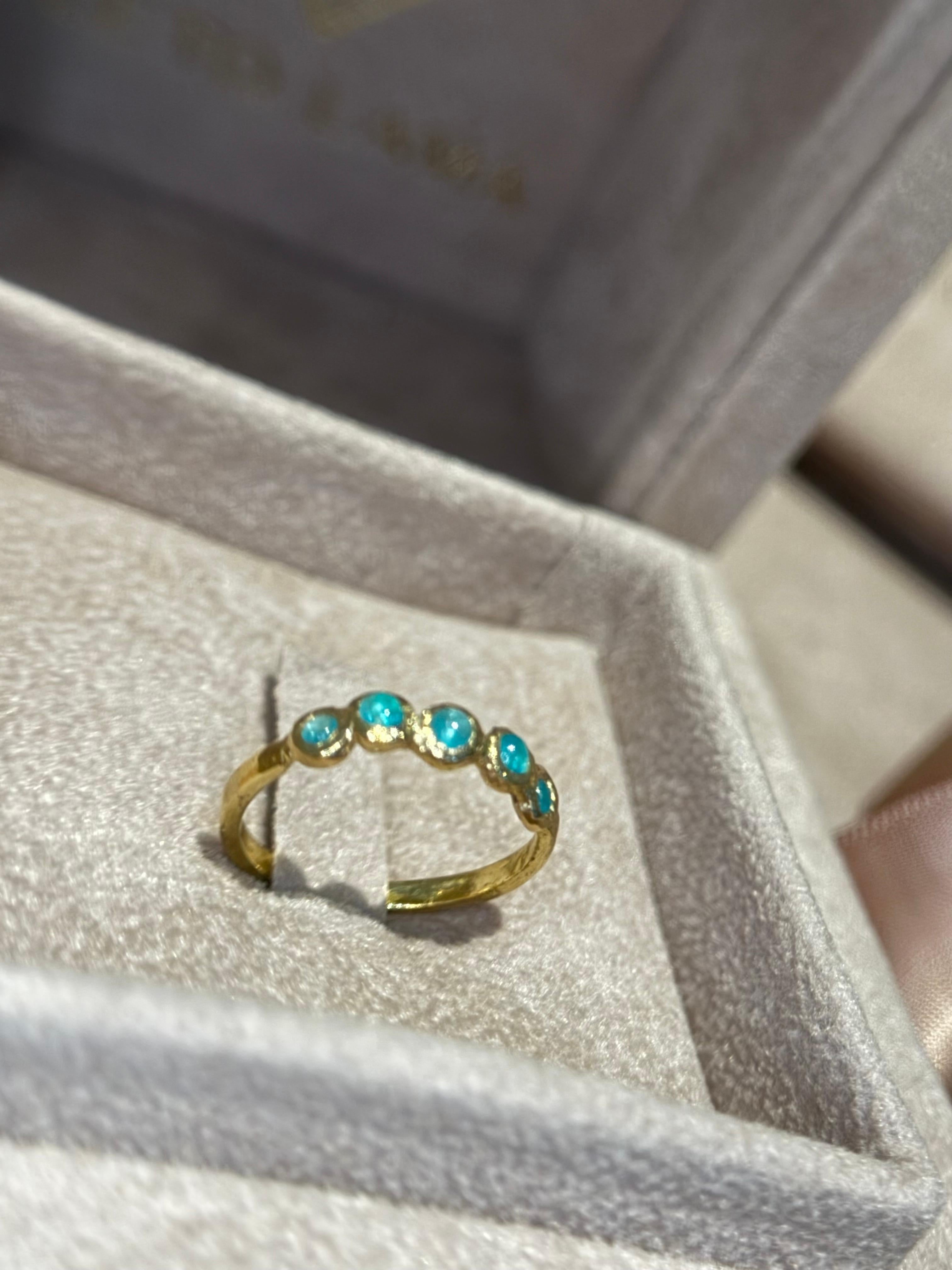 Cabochon Leto Lama Bubbles - Fascia con lunetta rotonda con tormalina Paraiba blu neon brasiliana in vendita