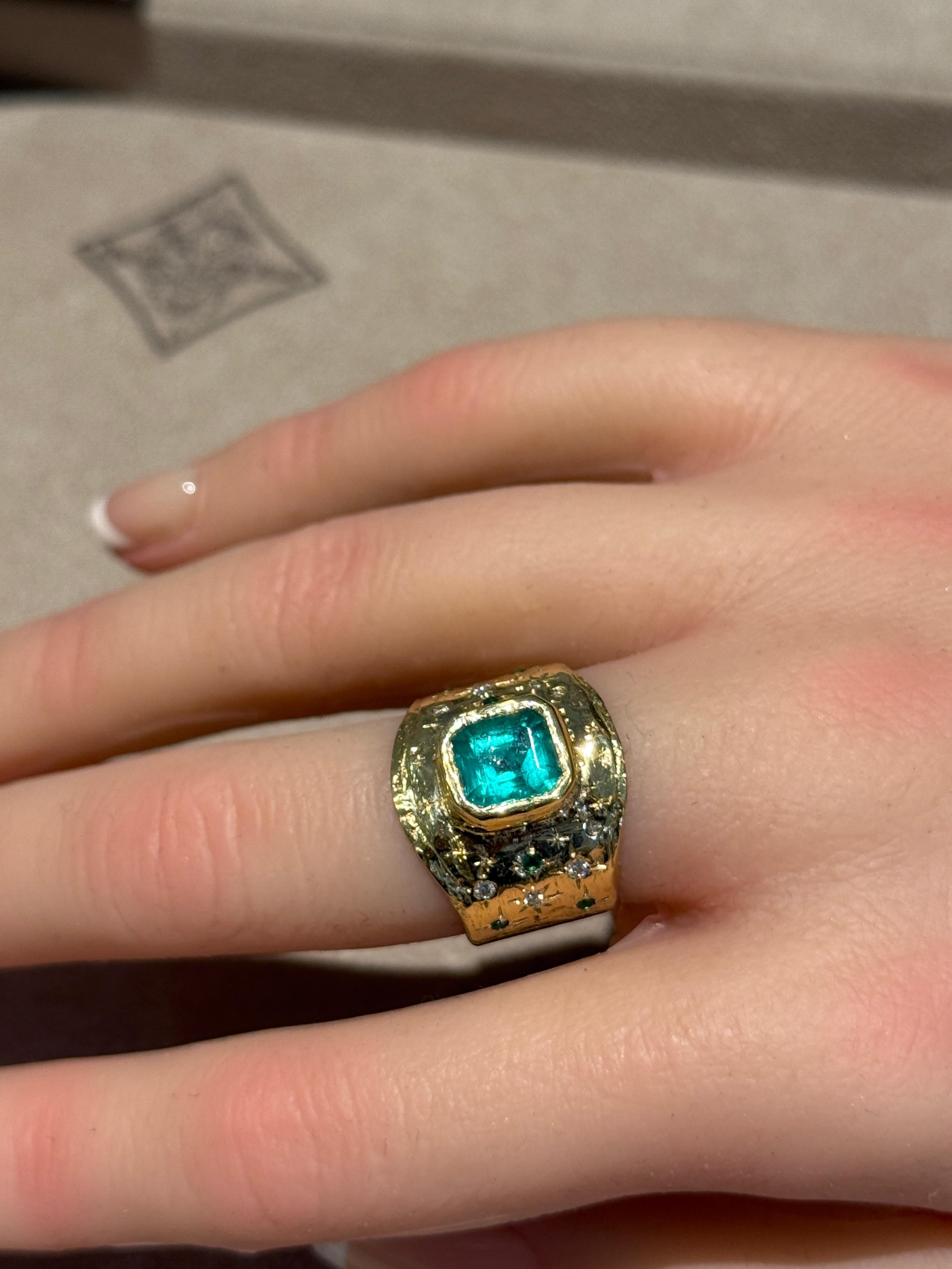 Leto Lama Colombian Emerald Cigar Ring Band GIA  1.48 Cts  Emeralds and Diamonds In New Condition For Sale In London, GB