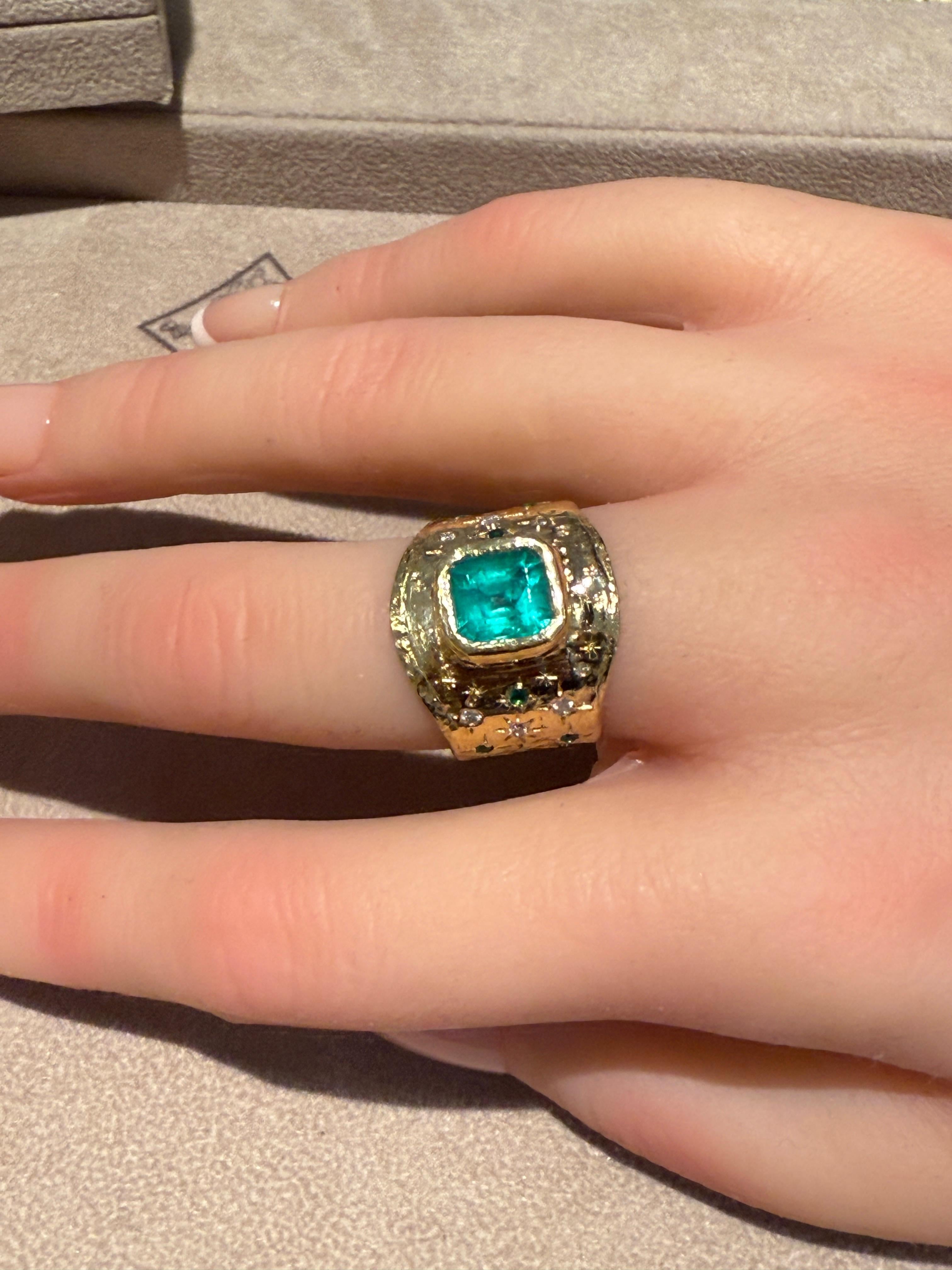 Women's or Men's Leto Lama Colombian Emerald Cigar Ring Band GIA  1.48 Cts  Emeralds and Diamonds For Sale