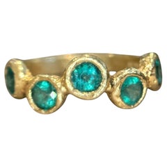 Leto Lama Esmeralda Bisel 5 Rondas Anillo Onda Banda 18 Ct Oro