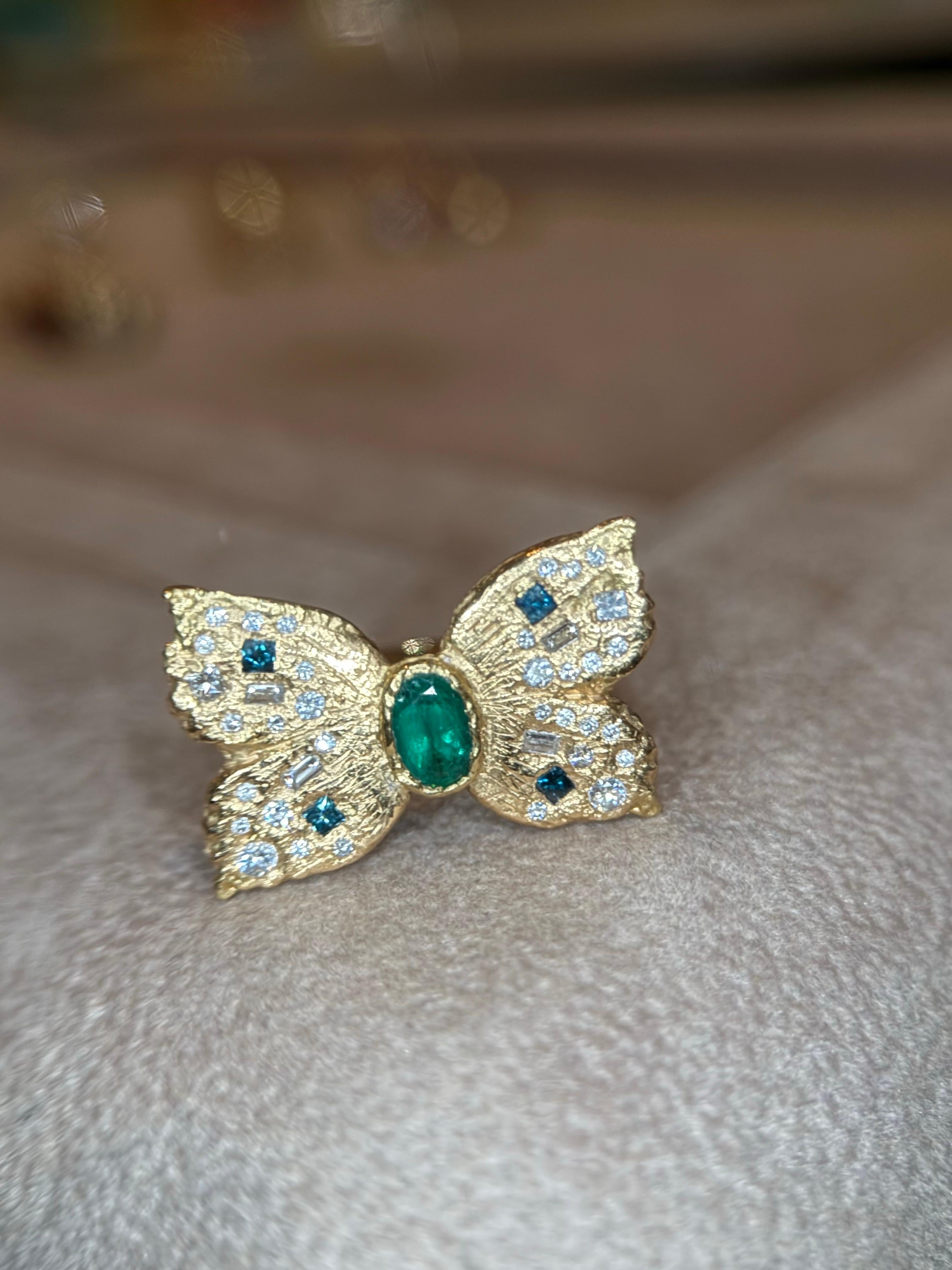 Leto Lama Emerald Butterfly Ring with White and Blue Diamonds 18 Ct Gold 4