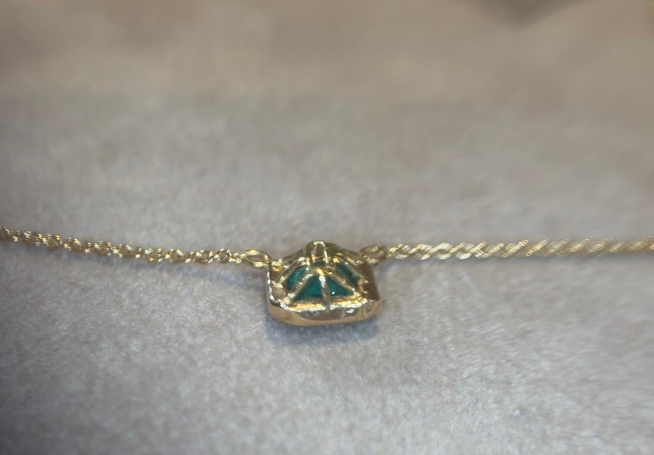 Taille émeraude Leto Lama Emerald Necklace Vivacious Stunning Emerald Cut 18 Ct Gold en vente