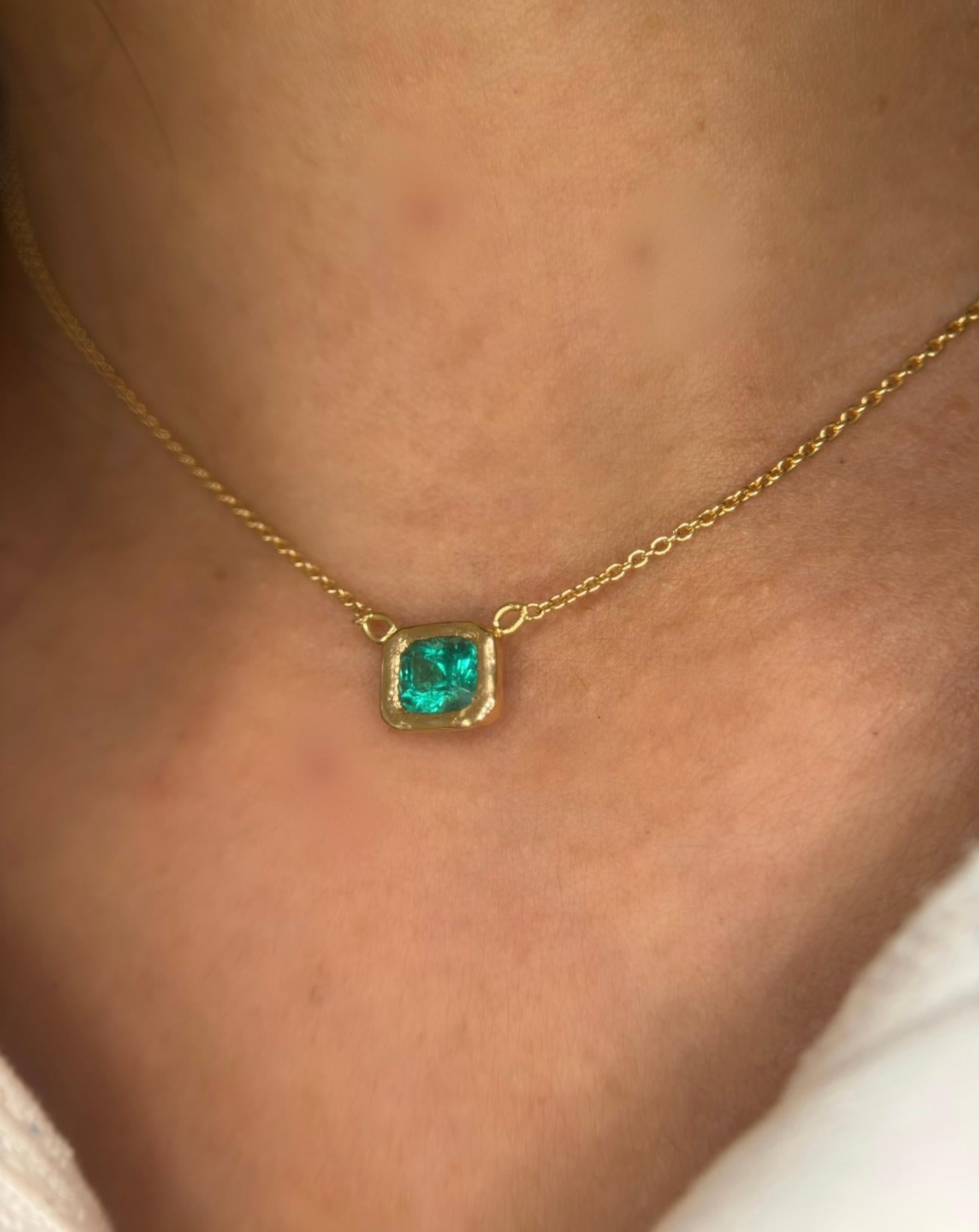 Leto Lama Emerald Necklace Vivacious Stunning Emerald Cut 18 Ct Gold Neuf - En vente à London, GB