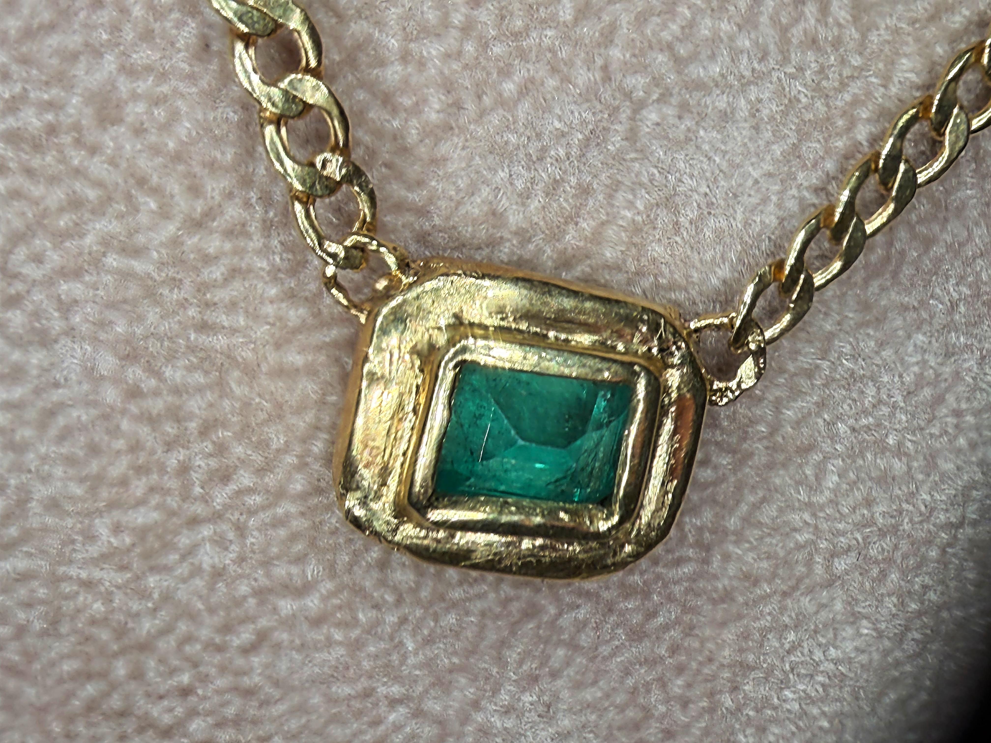 Leto Lama GIA Certified 2.9 Carat Colombian Emerald cuban chain necklace In condizioni Nuovo in vendita a London, GB