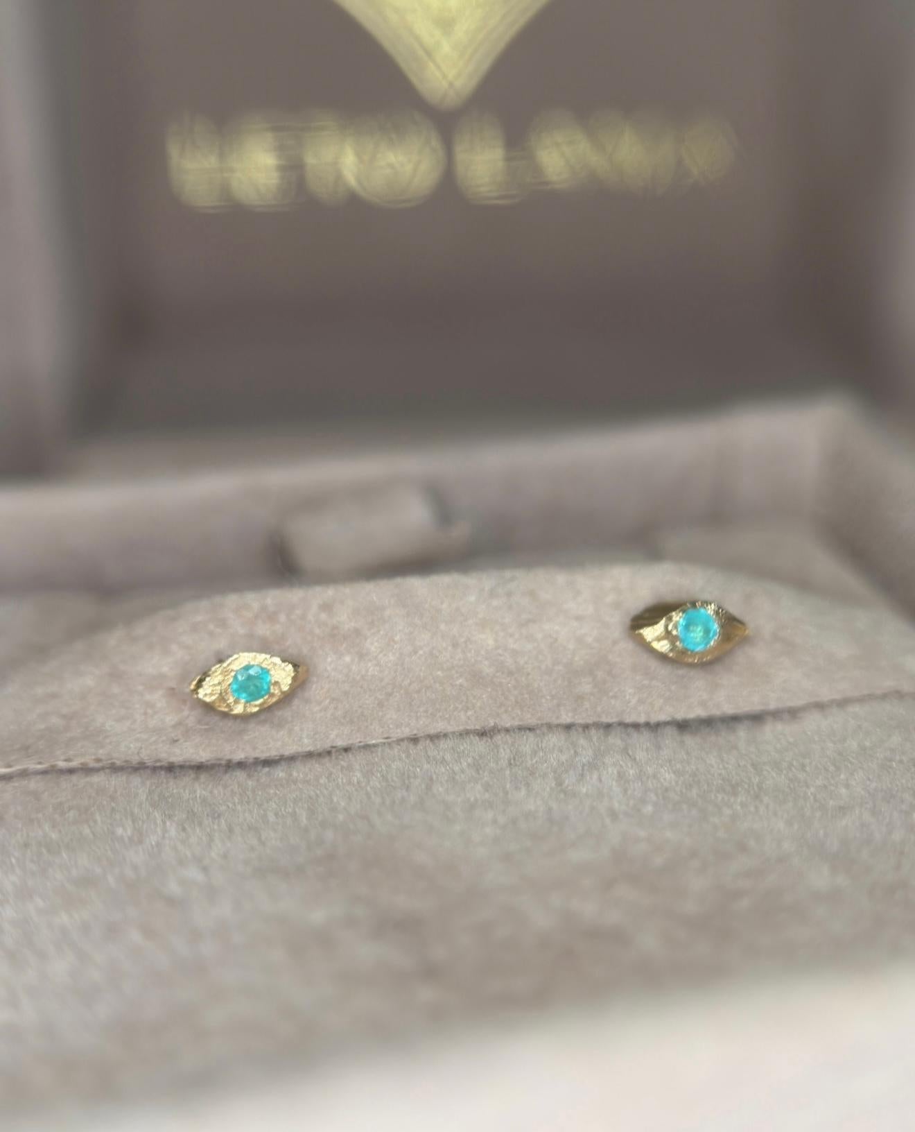 Leto Lama Neon Blue Brazilian Paraiba Tourmaline Mini Evil Eye Studs Oro 18 carati in vendita 3