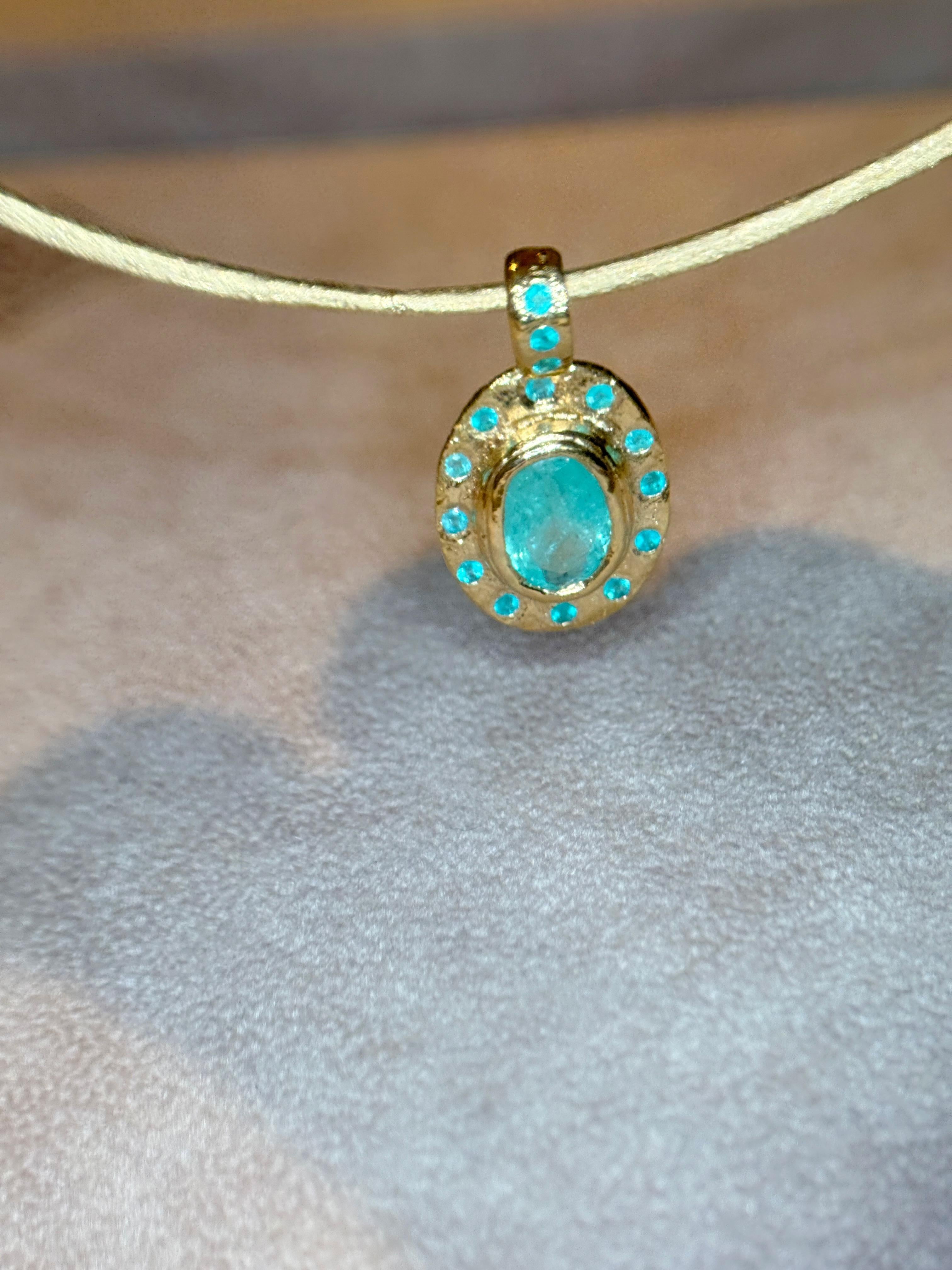 Leto Lama - Collana ovale con tormaline brasiliane Paraiba e Mozambico di colore blu neon in vendita 4