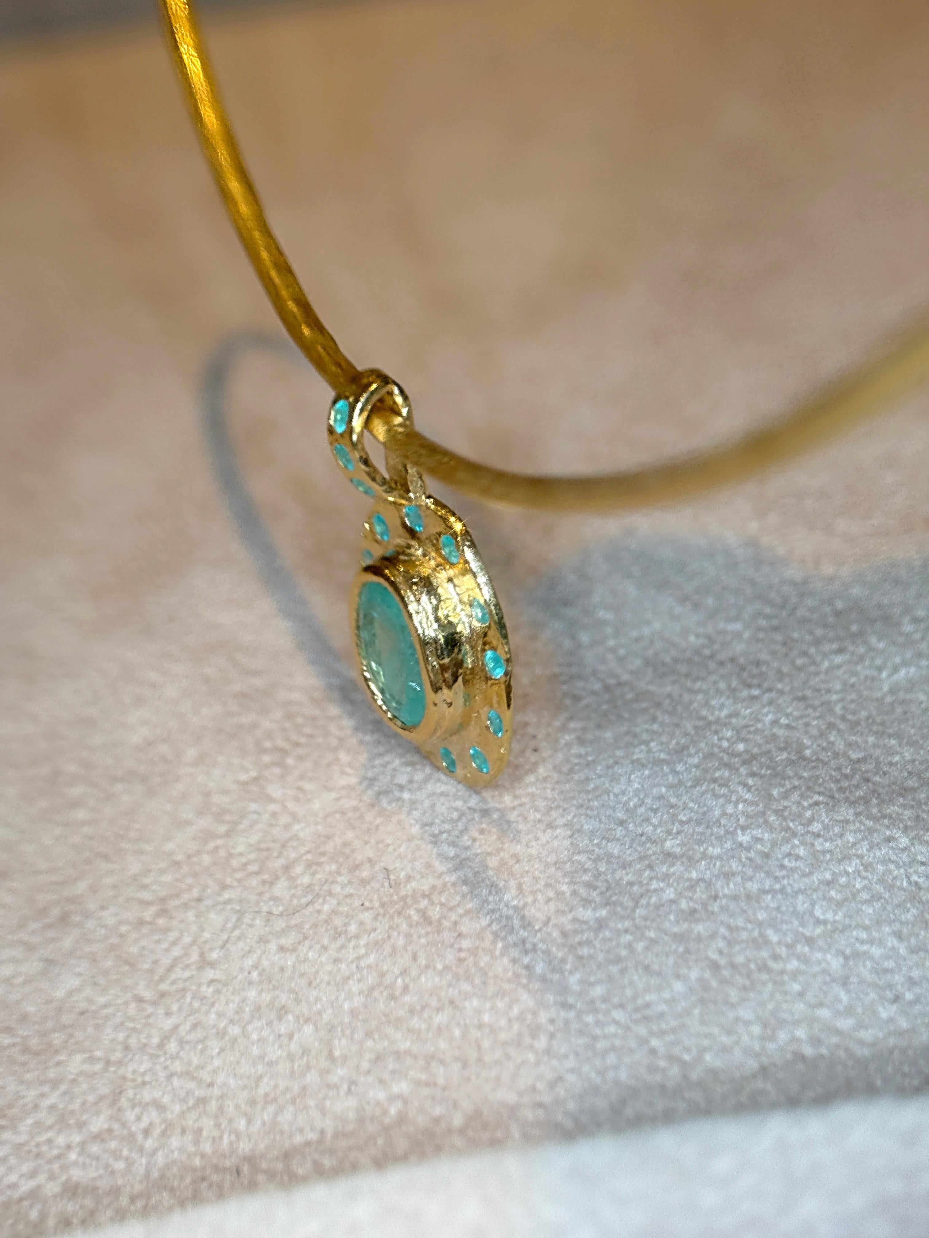 Leto Lama - Collana ovale con tormaline brasiliane Paraiba e Mozambico di colore blu neon in vendita 6